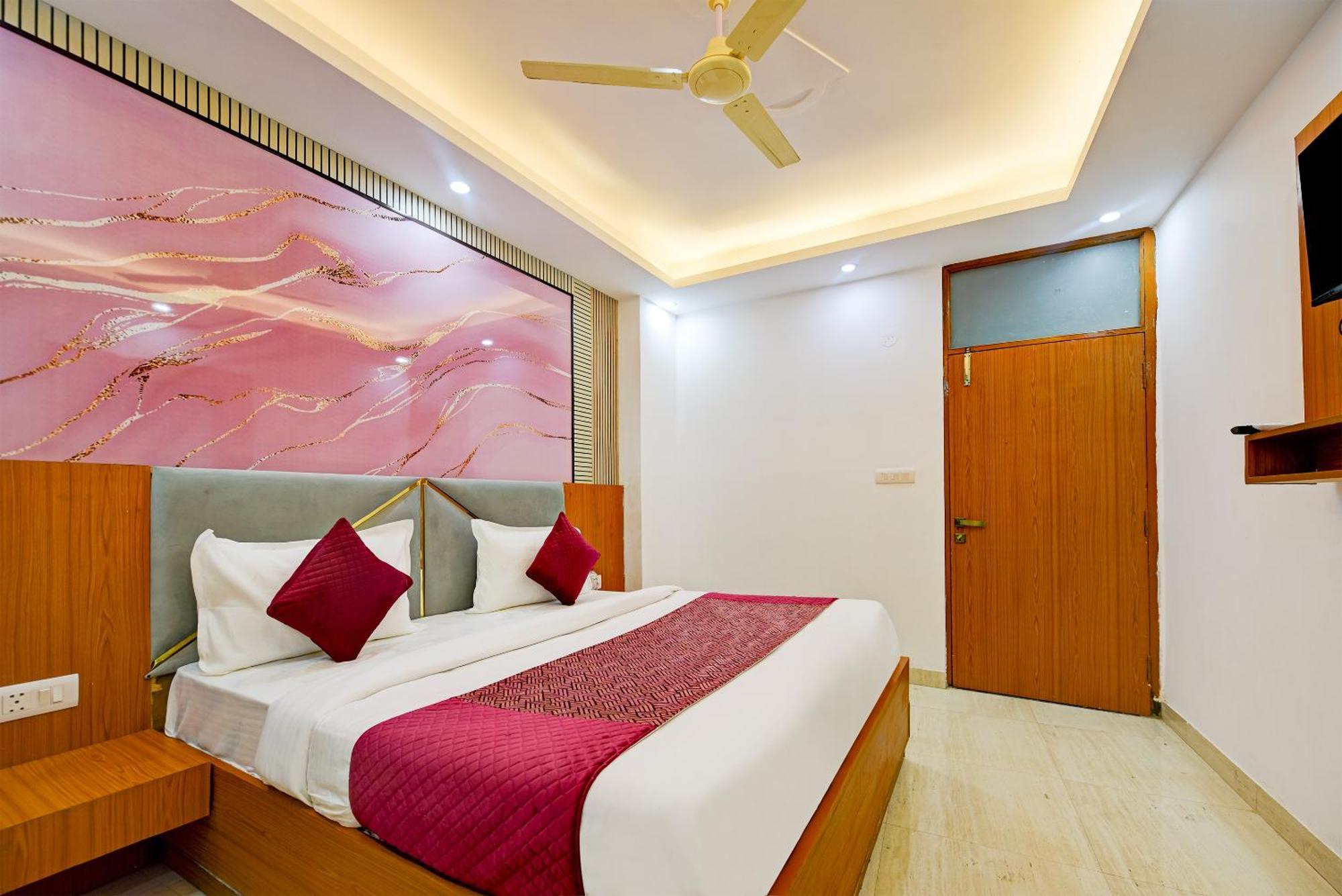 Hotel Galaxy Near Delhi Airport