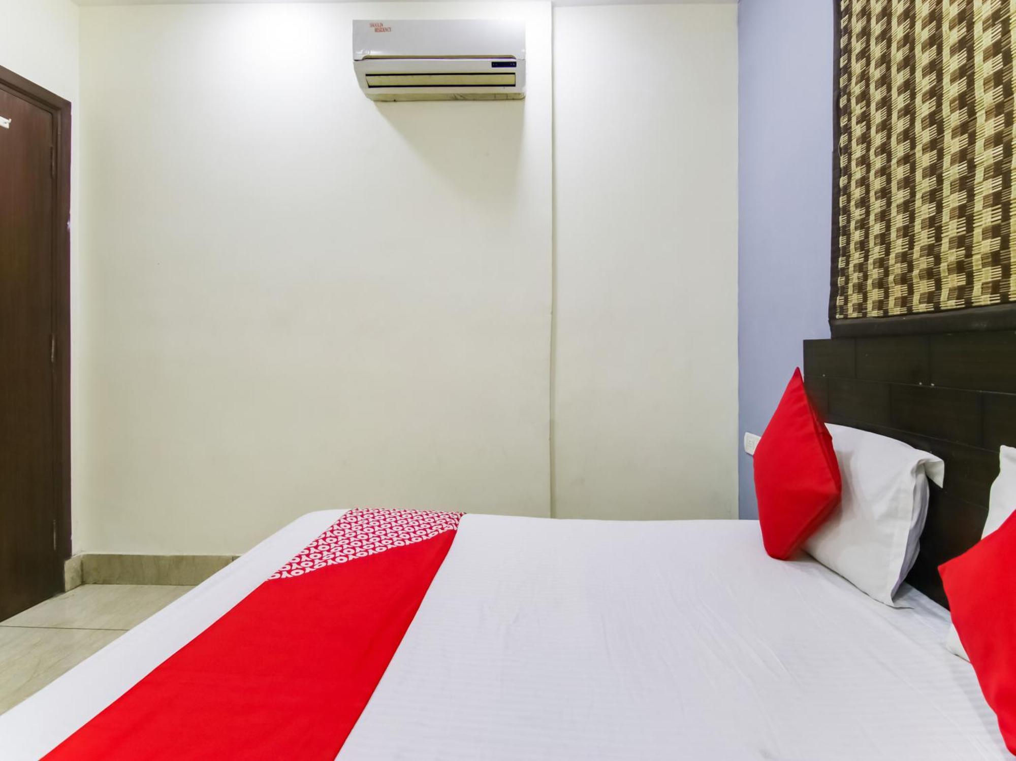 Hotel O Shoolin Residency Delhi (National Capital Territory of India)