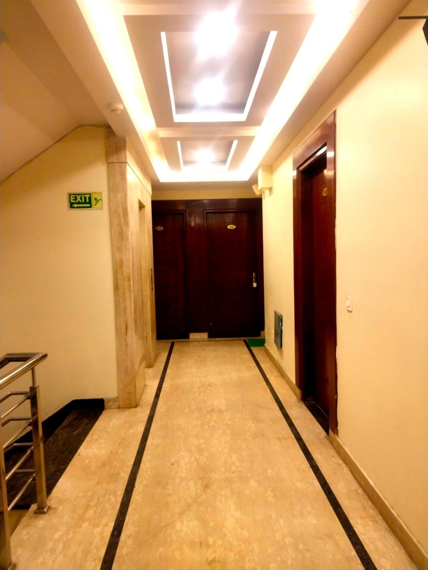 Aerocity Golden Guest house New Delhi
