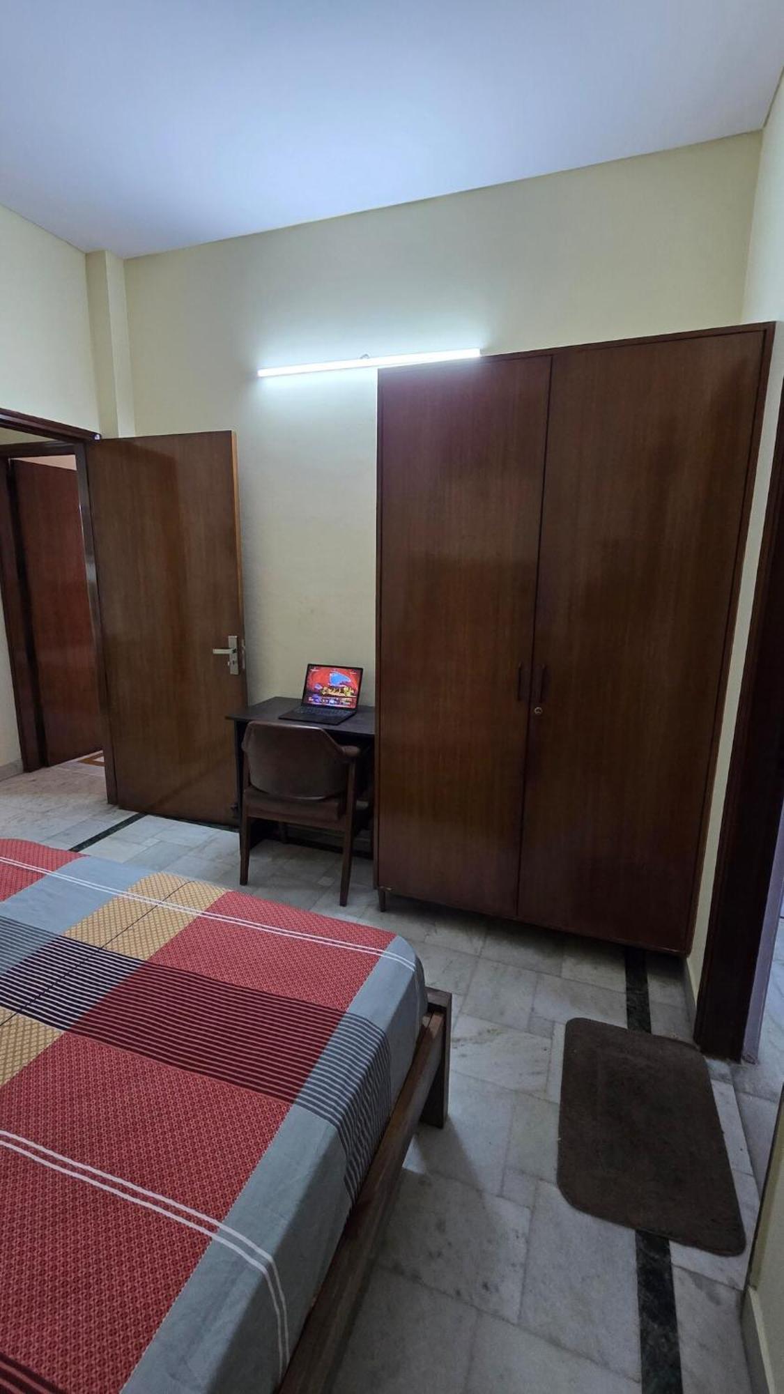 Urban Haven Private Floor Cr Park Gk2 * New Delhi