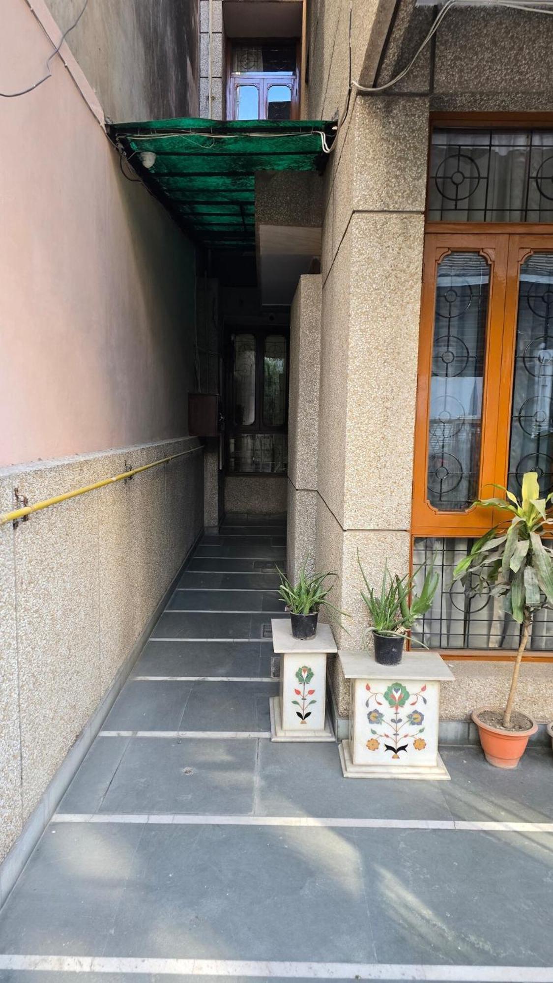 Urban Haven Private Floor Cr Park Gk2 Apartment New Delhi