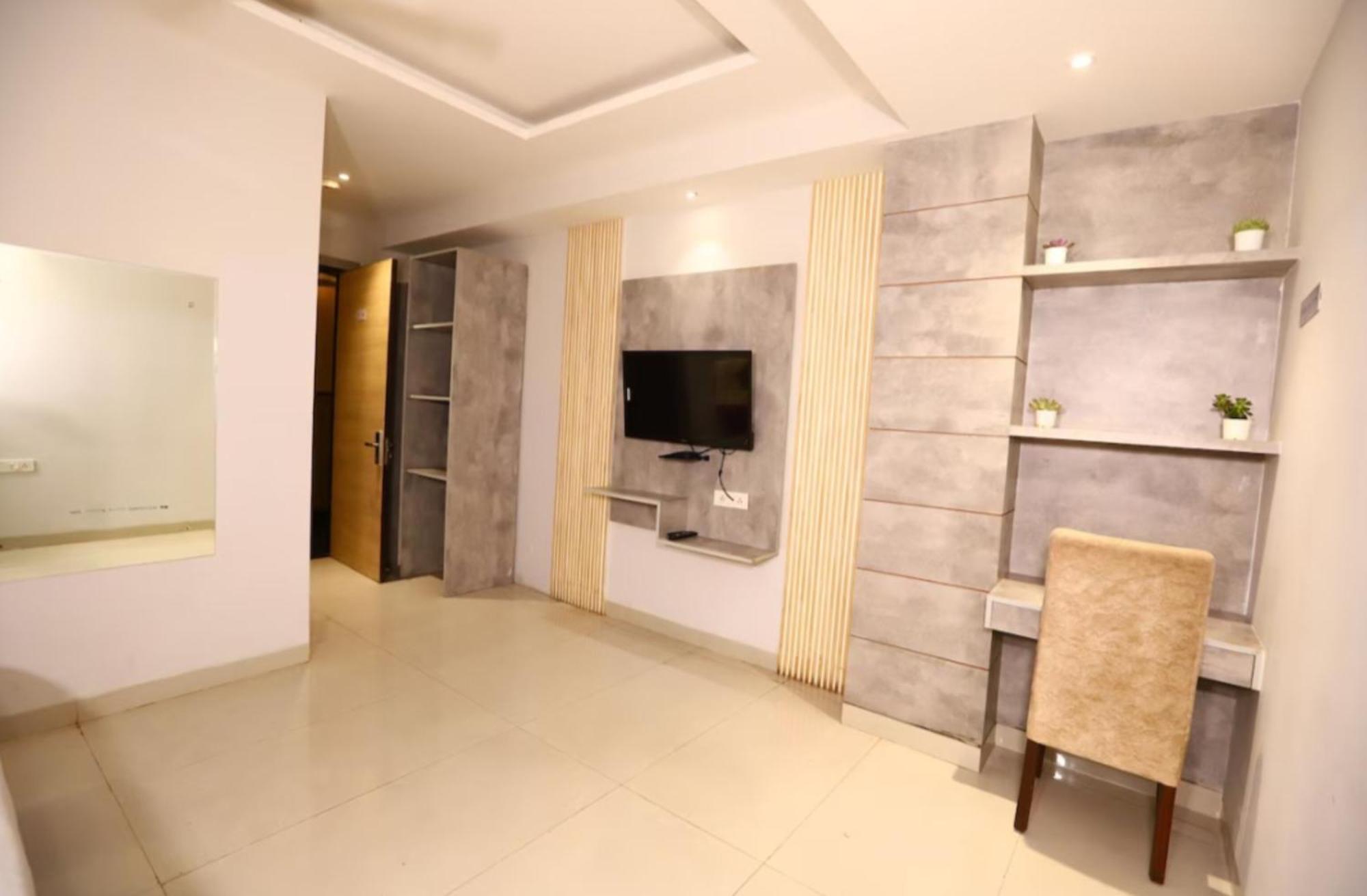 Hotel Stanley-Near Delhi Airport