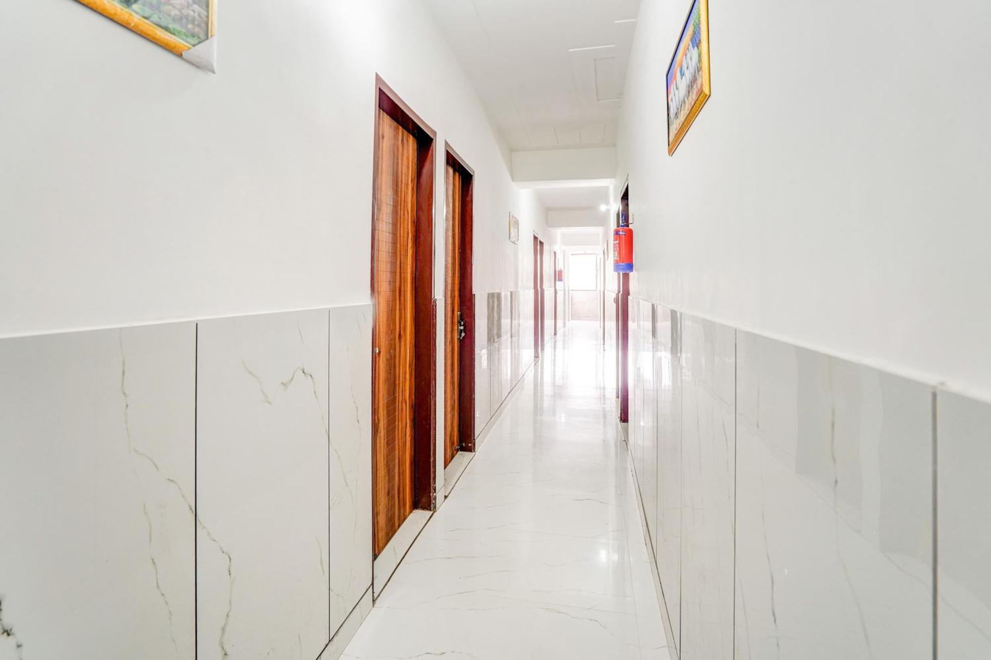 Hotel Super O Burari