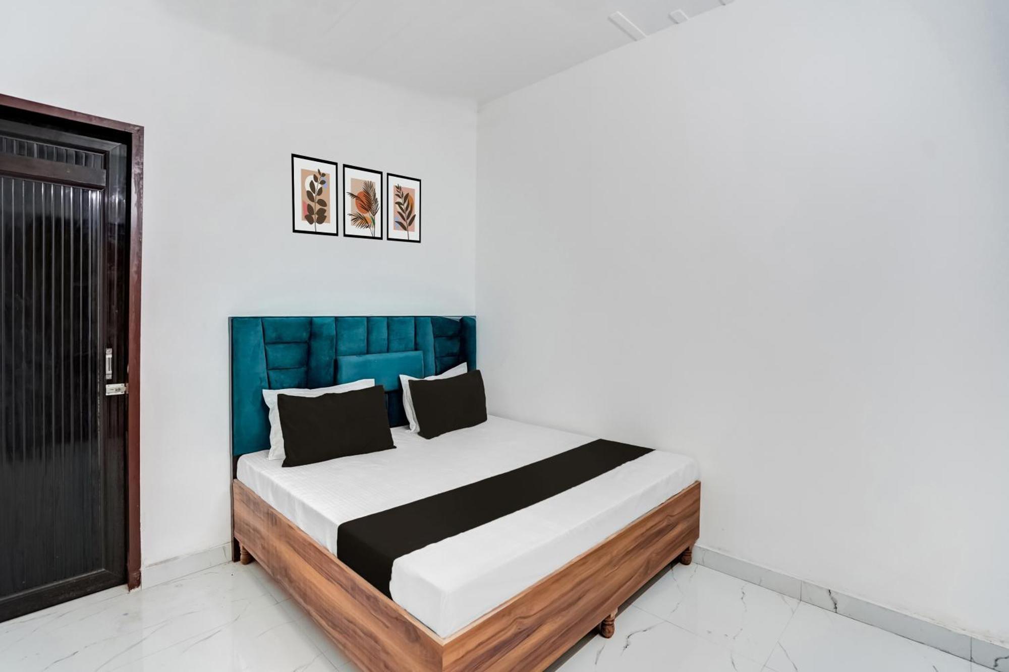 Super O Burari Hotel *