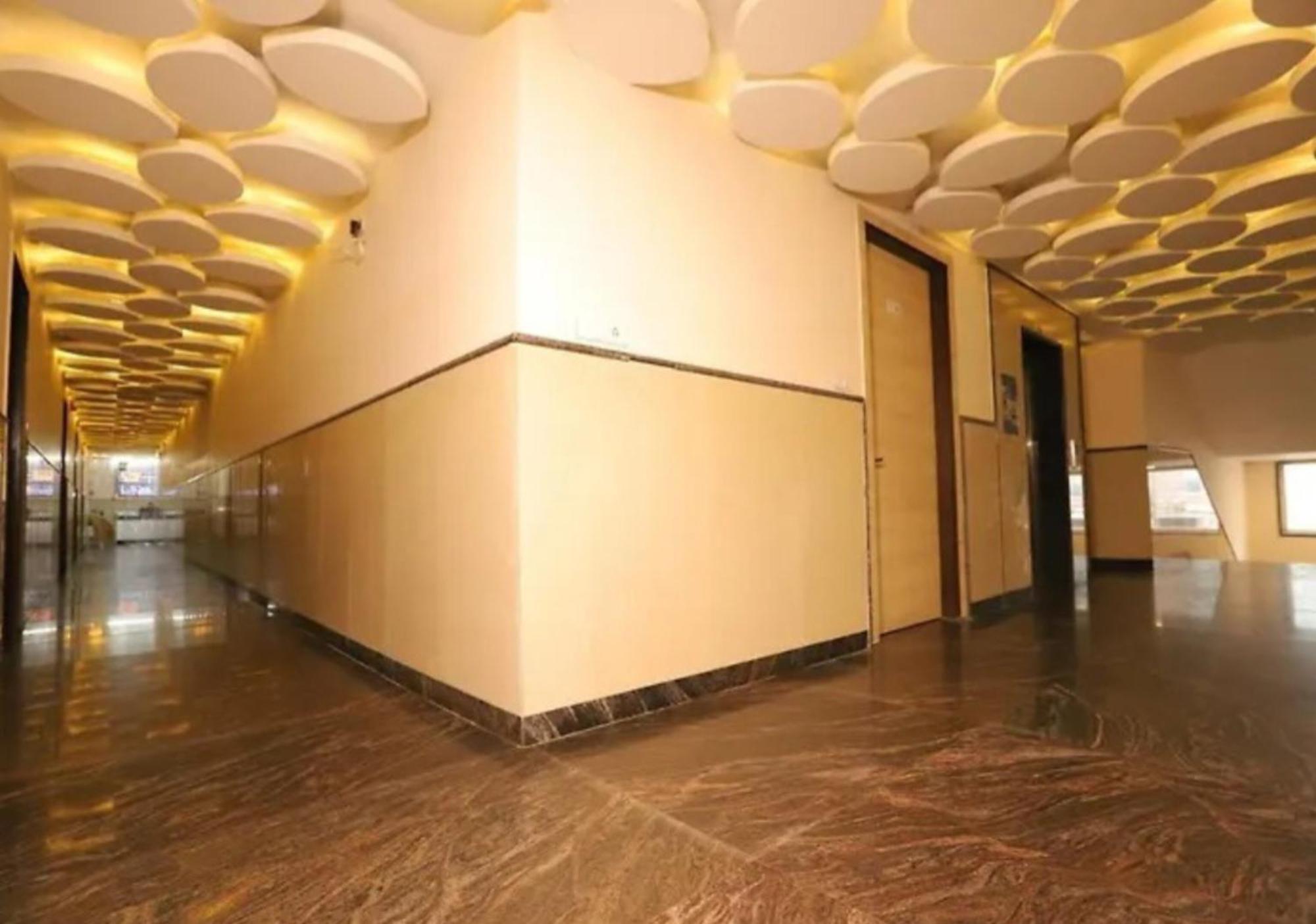 Hotel Hotel Stanley-Near Delhi Airport 4*