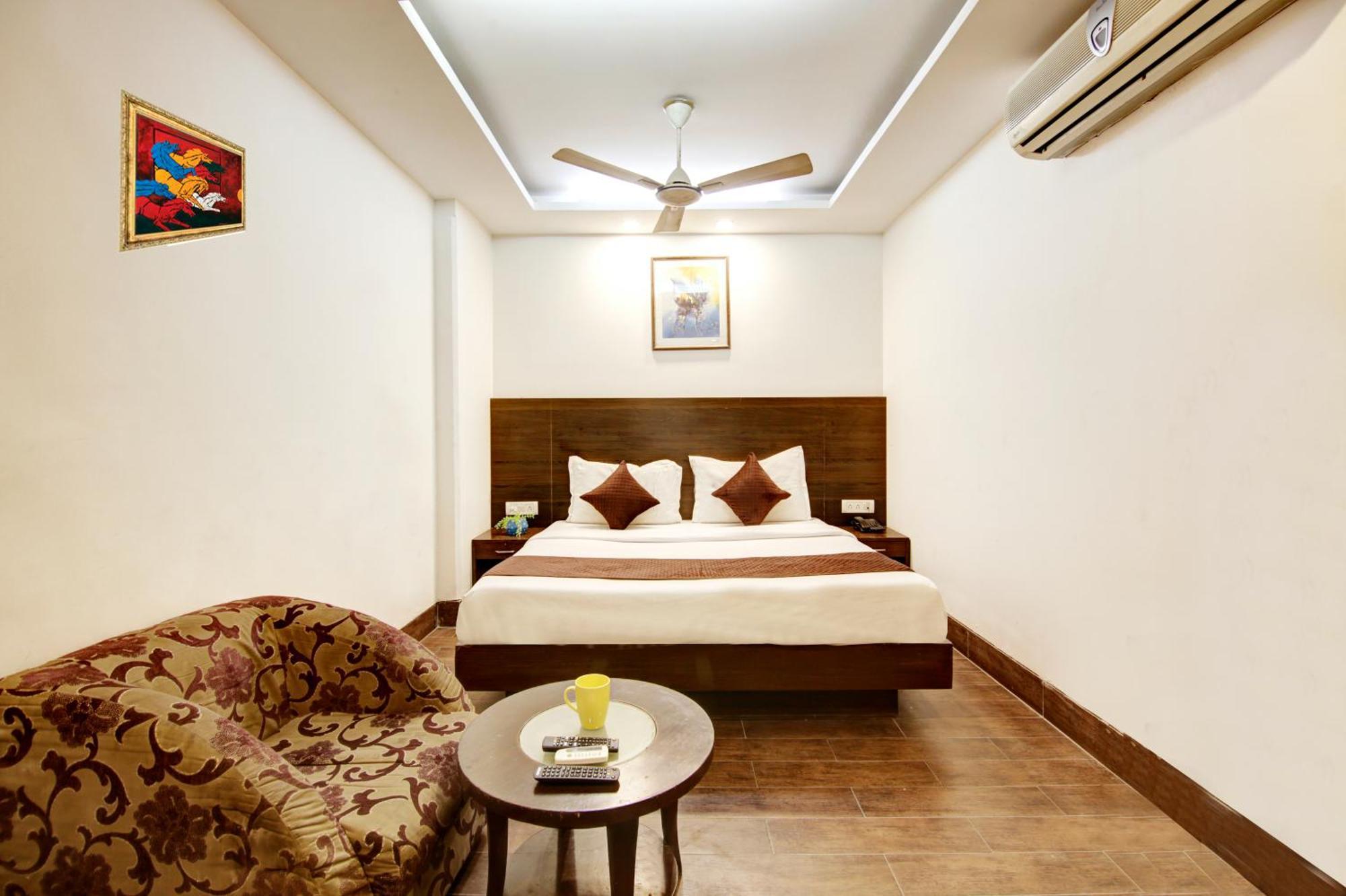 Karol Bagh Good Times Hotel Near Ganga Ram Hospital Hotel