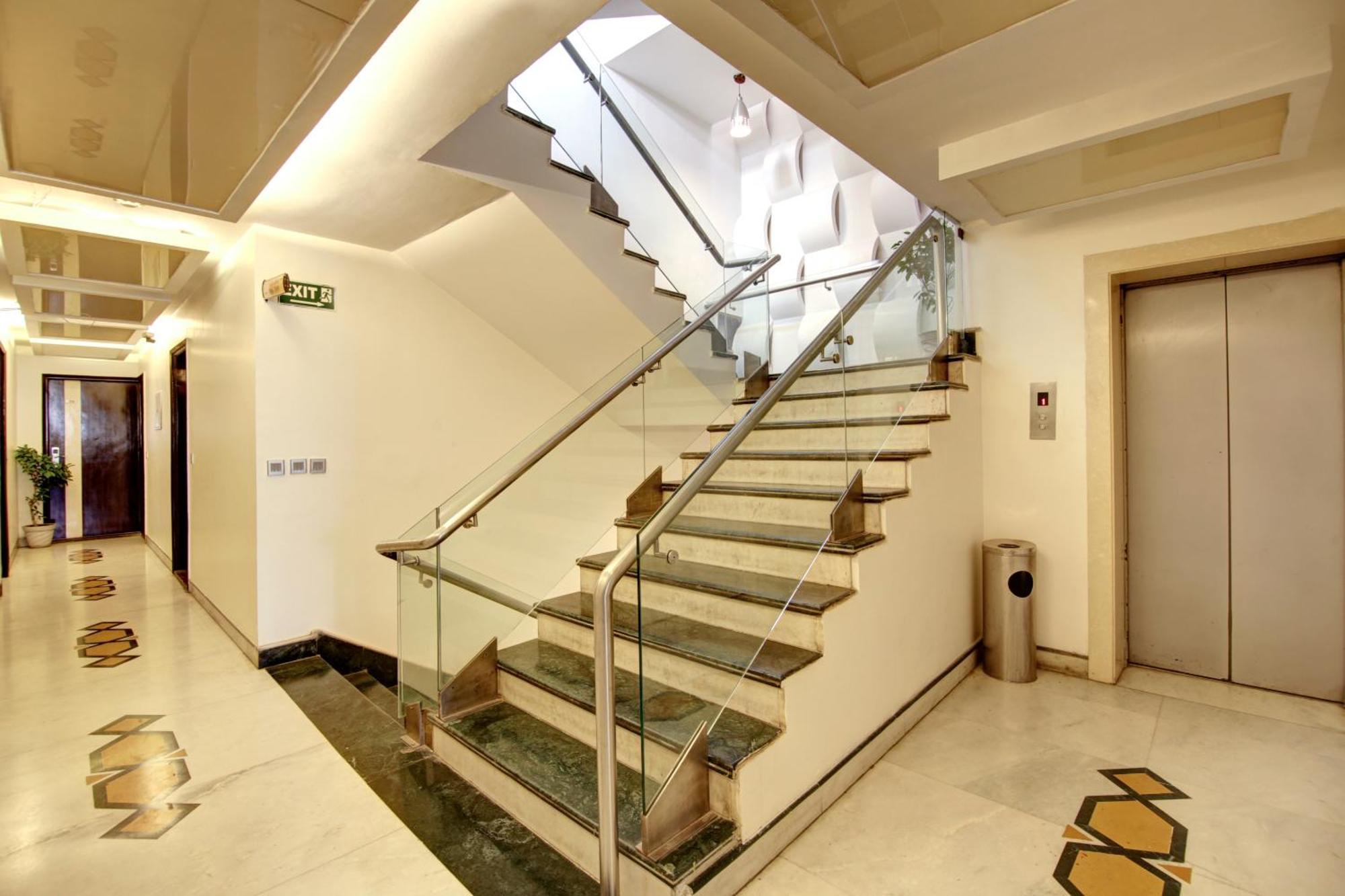 Karol Bagh Good Times Hotel Near Ganga Ram Hospital 3*