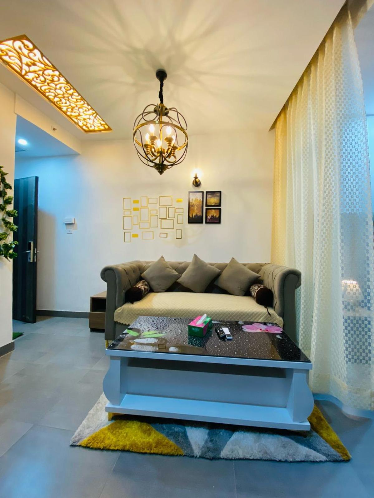 Sky At 39 Floor Homestay New Delhi