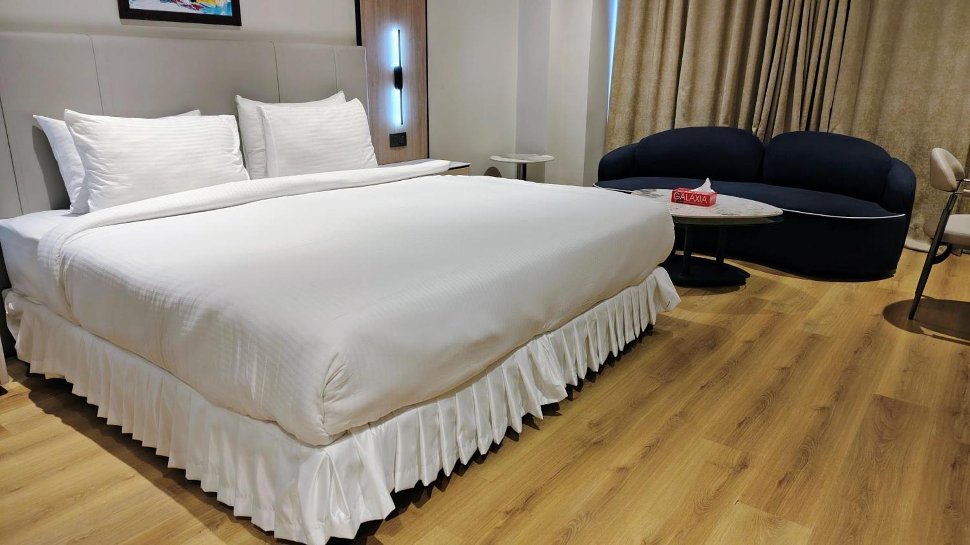Mhone Hotel 4*