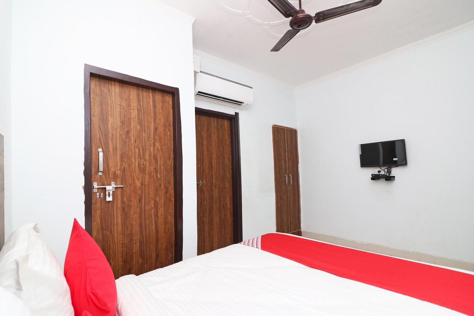 Super O Sathguru Residency Near New Ashok Nagar Metro Station Nova Deli