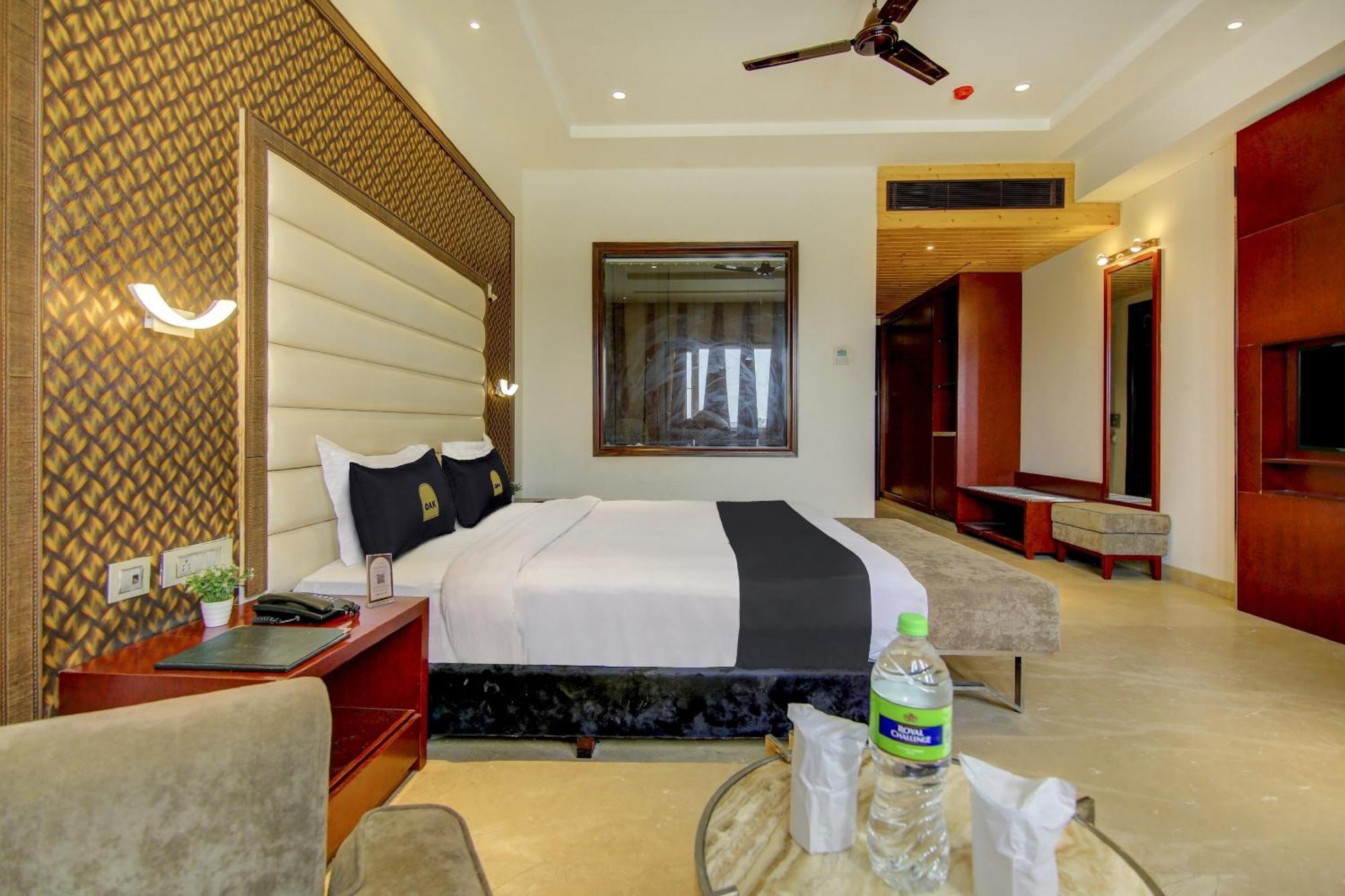 Townhouse Oak C Pearls 4* Delhi (National Capital Territory of India)