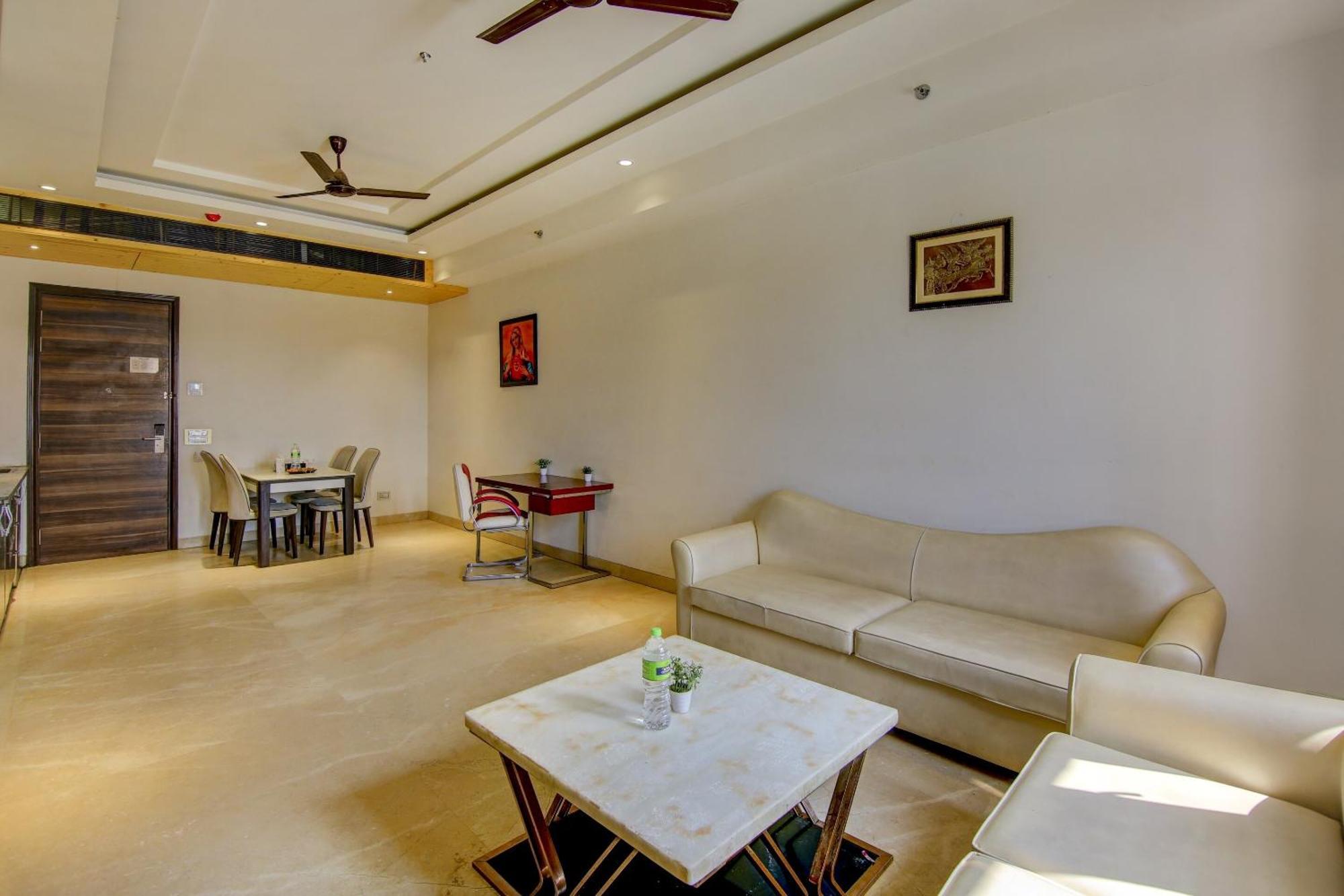 Hotel Townhouse Oak C Pearls