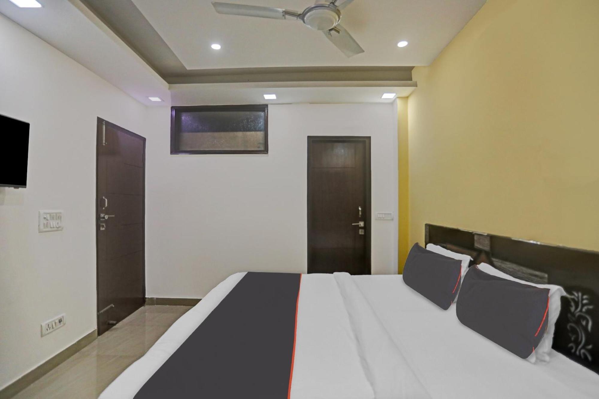 Collection O Nirvana Residency Near Lotus Temple