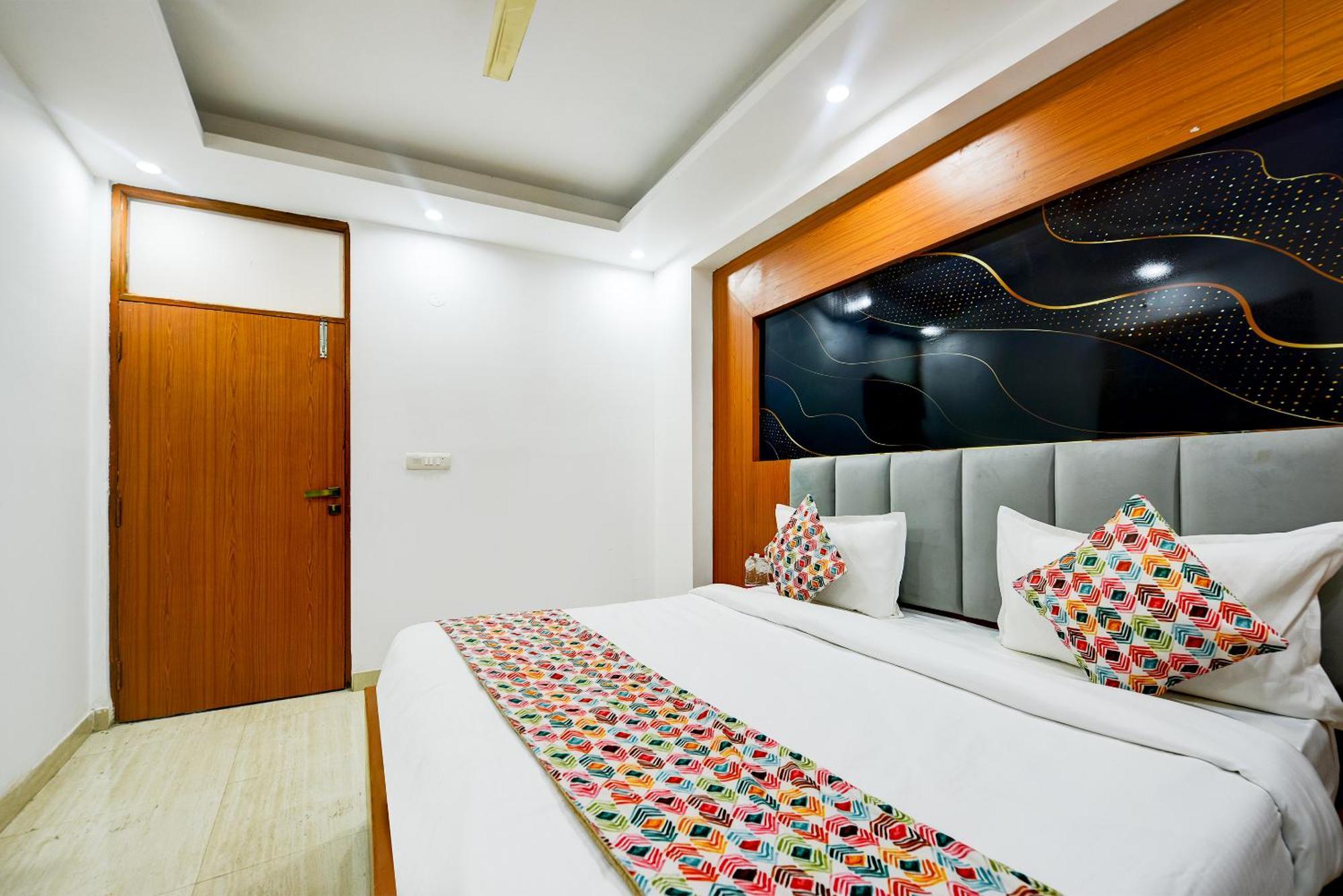 Galaxy Near Delhi Airport Hotel New Delhi