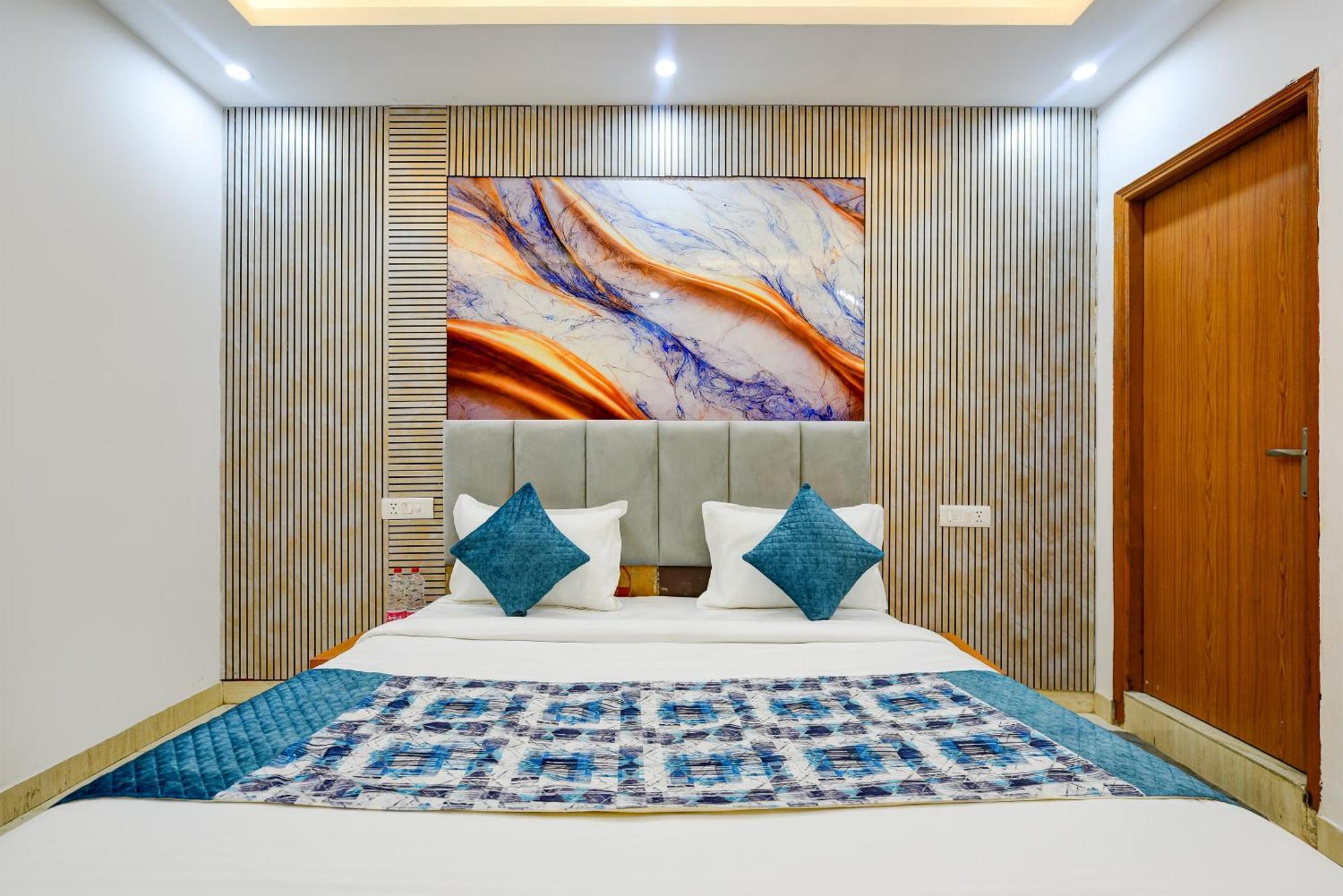 Galaxy Near Delhi Airport Hotel New Delhi