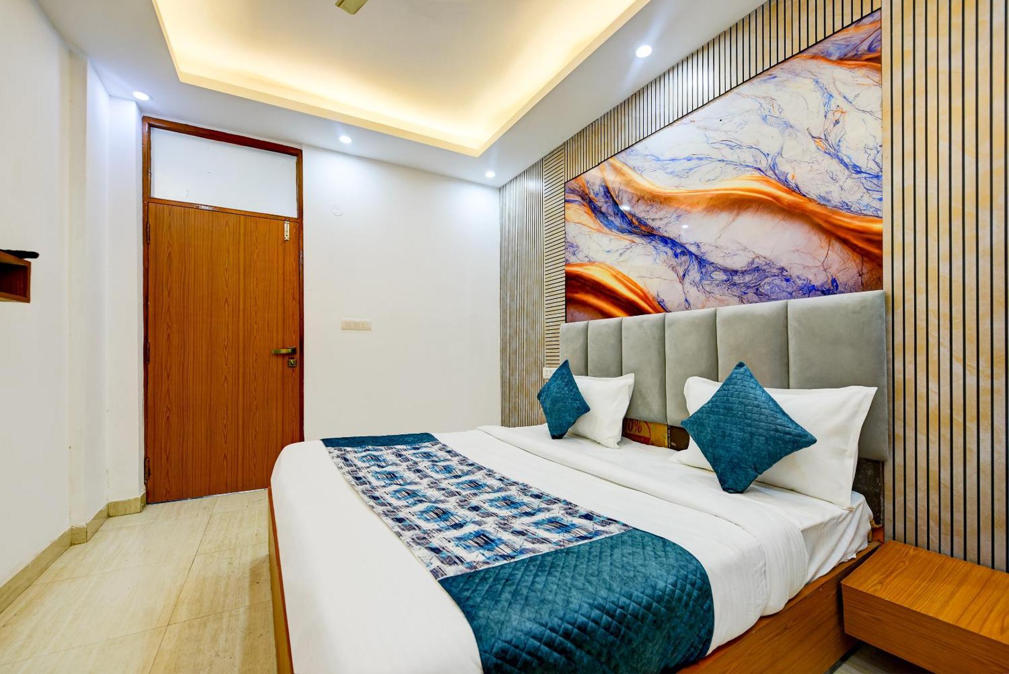 Galaxy Near Delhi Airport 3* New Delhi