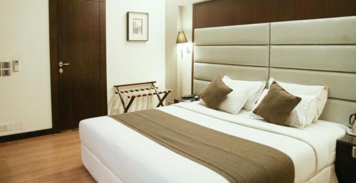 Saros Near Delhi Airport By Gross Group Hotel 4*