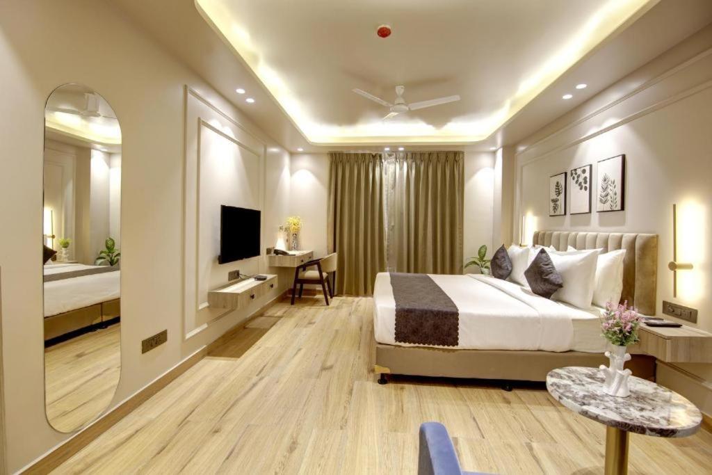 Cloud International Near Igi Airport 4*