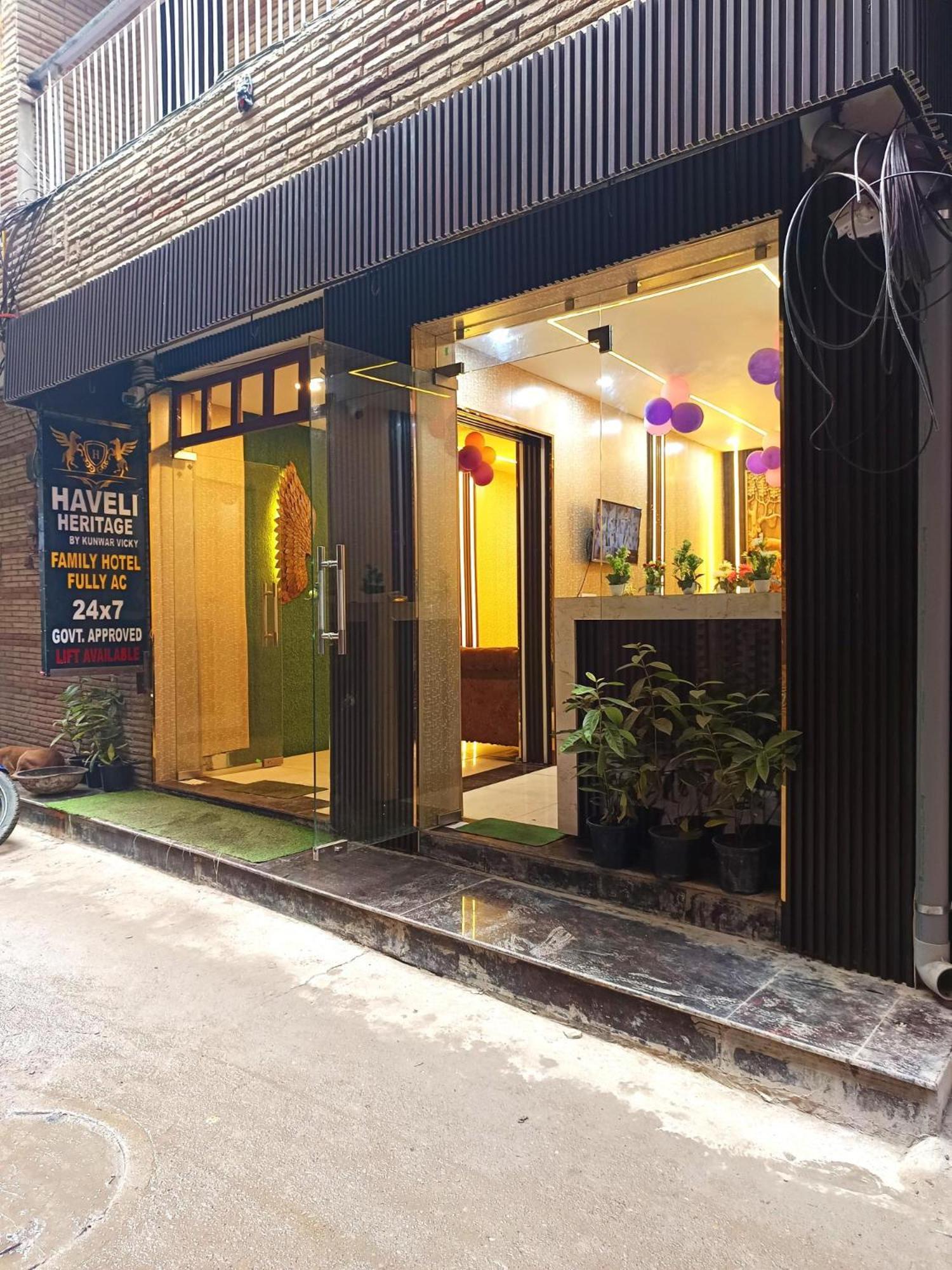 Hotel Haveli Heritage --- 200 Meters From Nizamuddin Railway Station