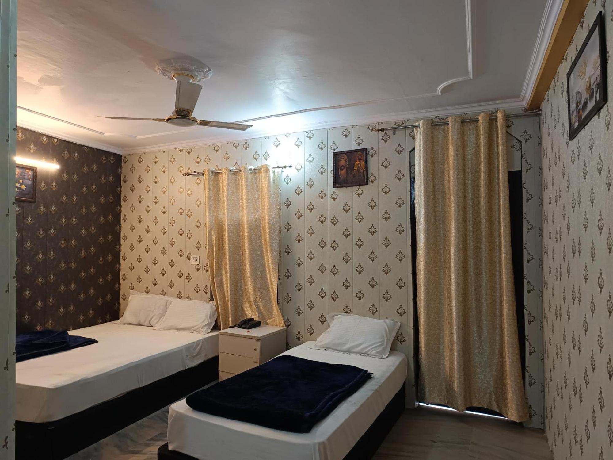 Hotel Haveli Heritage --- 200 Meters From Nizamuddin Railway Station New Delhi