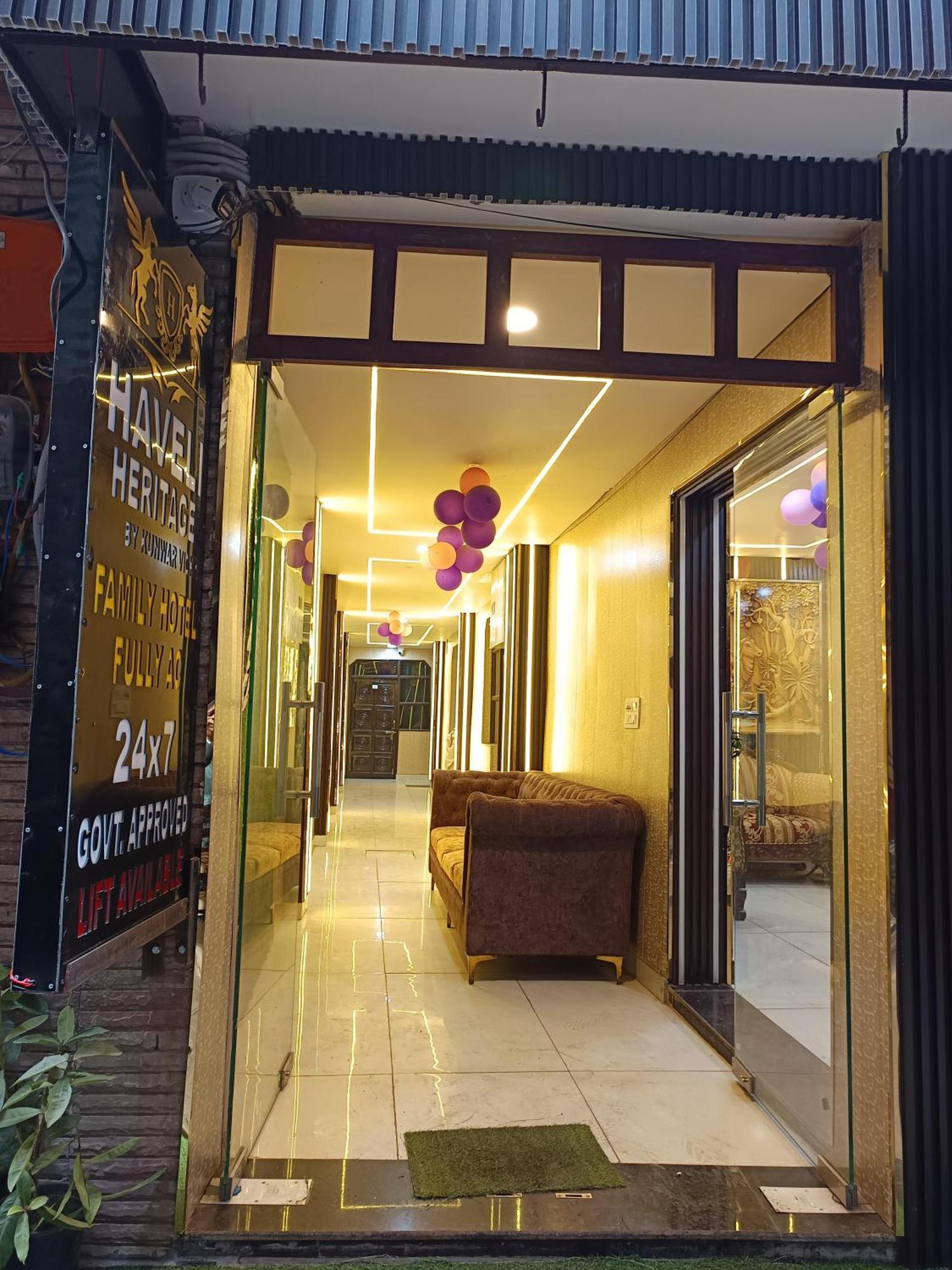 Hotel Haveli Heritage --- 200 Meters From Nizamuddin Railway Station 3*