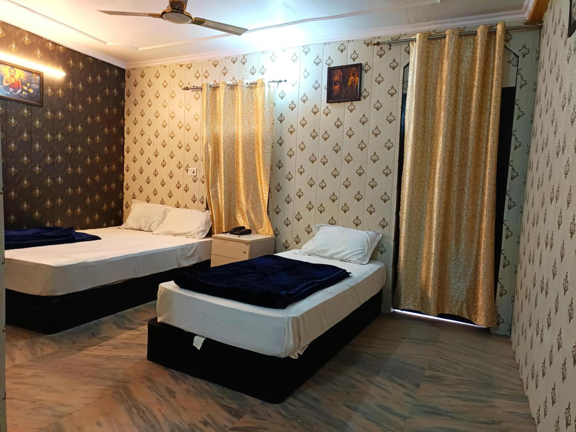 Haveli Heritage --- 200 Meters From Nizamuddin Railway Station