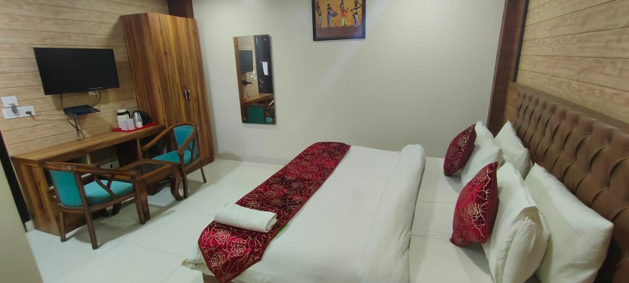 The Paramont Plaza Igi Airport Hotel New Delhi