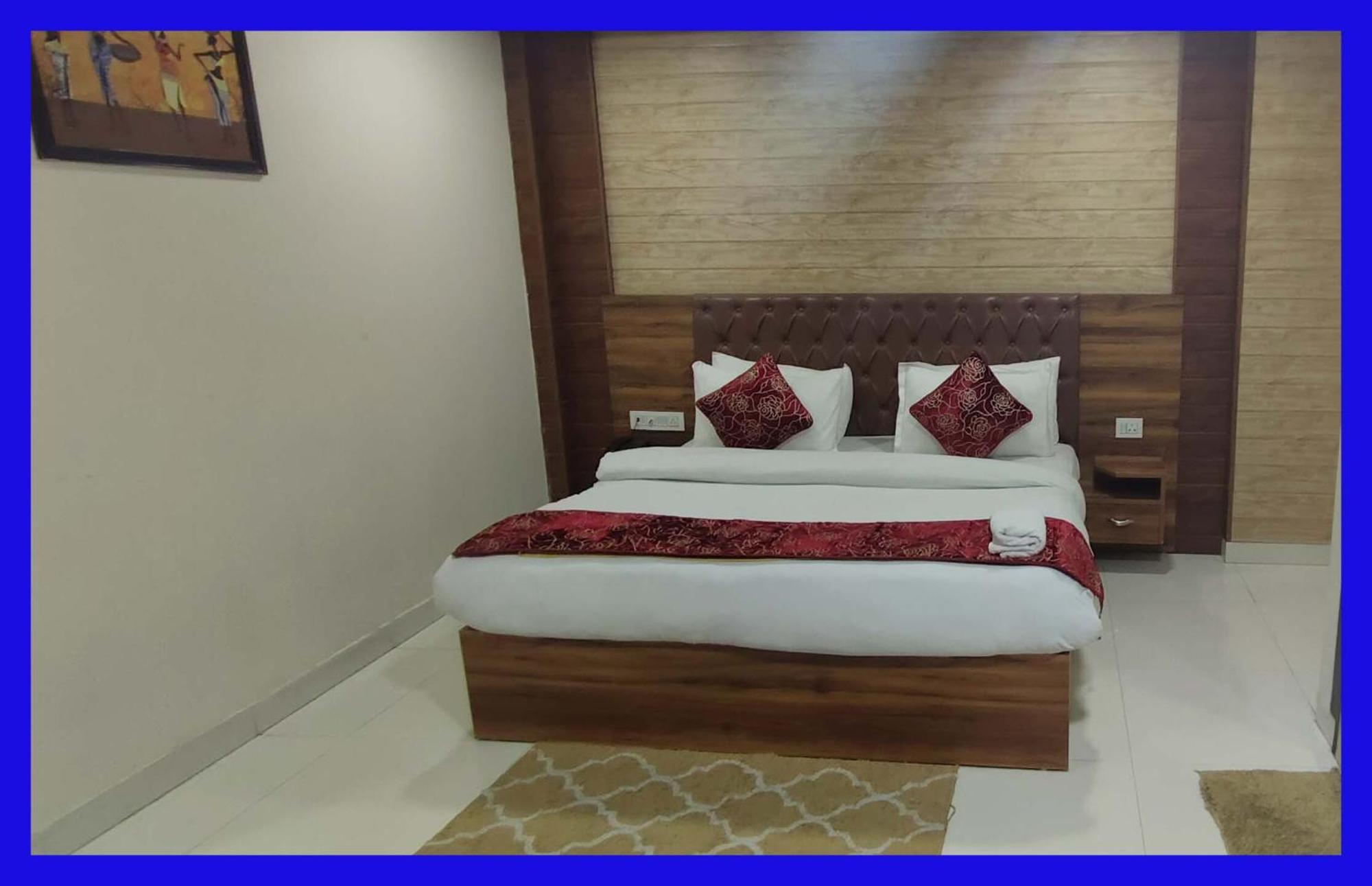 The Paramont Plaza Igi Airport Hotel New Delhi