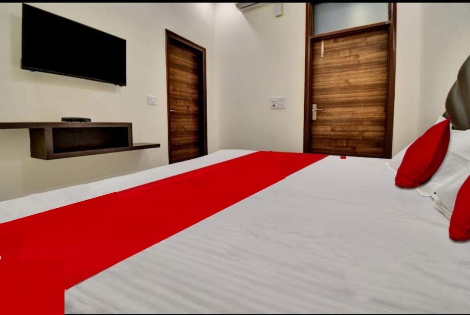 Sukoon - Ramesh Nagar Hotel 3*
