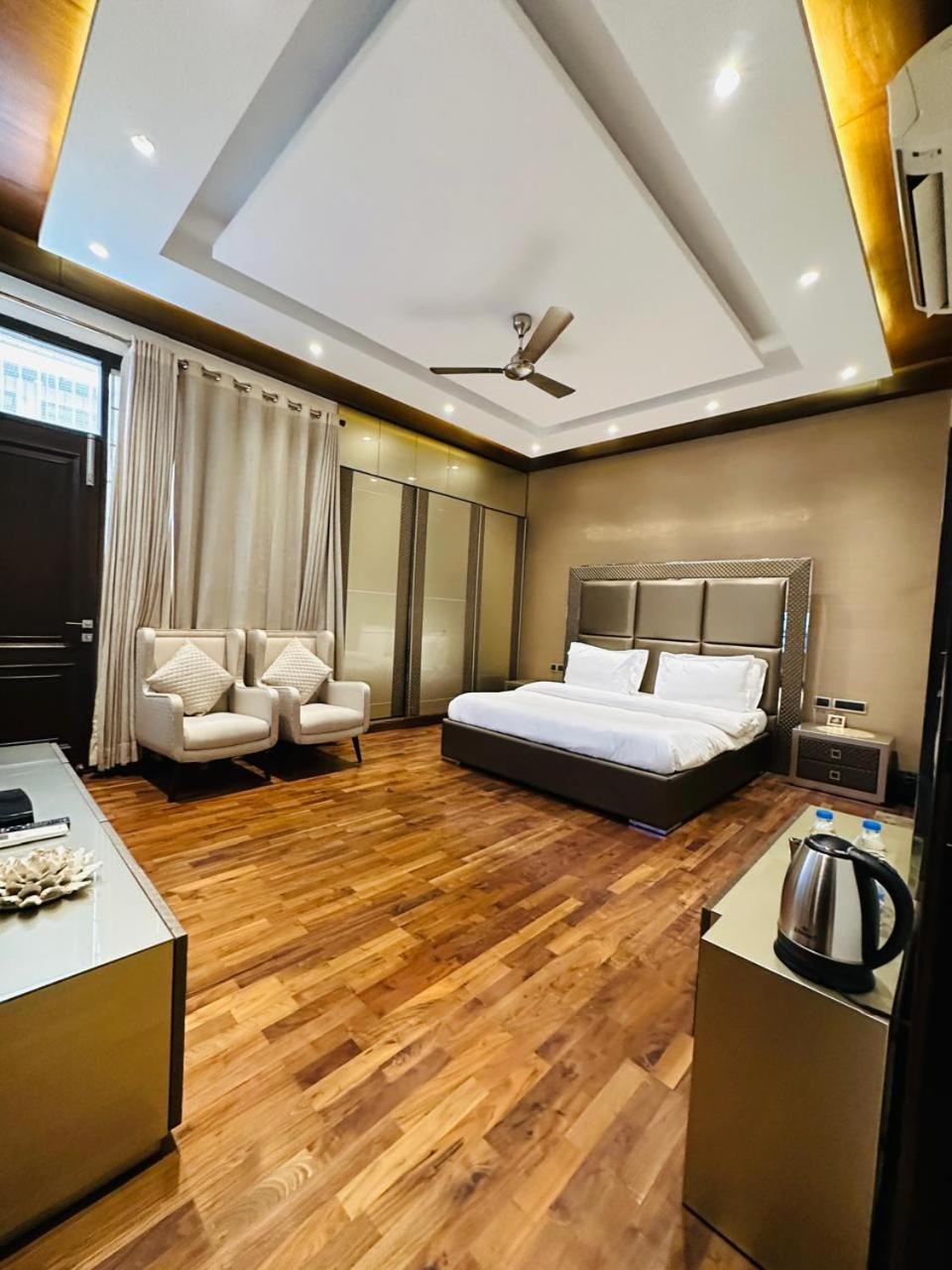 Jpm Home's With Luxury