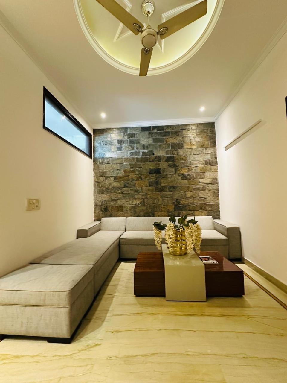 Jpm Home's With Luxury * New Delhi