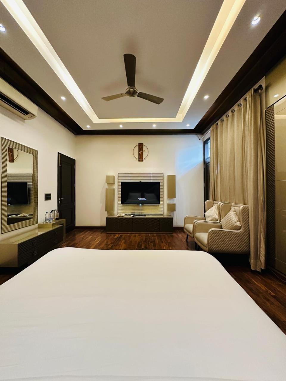 Jpm Home's With Luxury New Delhi