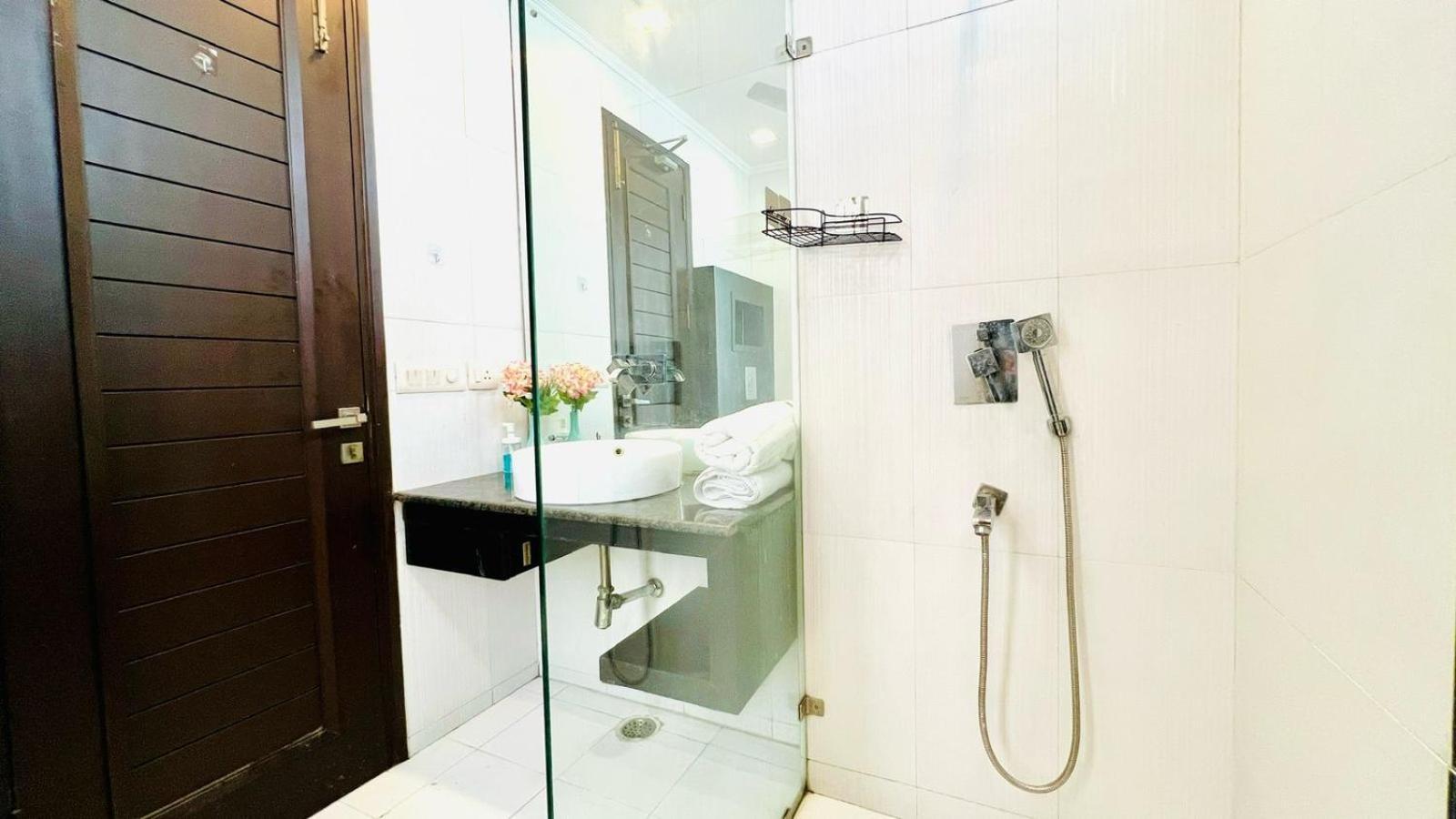 Olive Service - Greater Kailash Apartment New Delhi