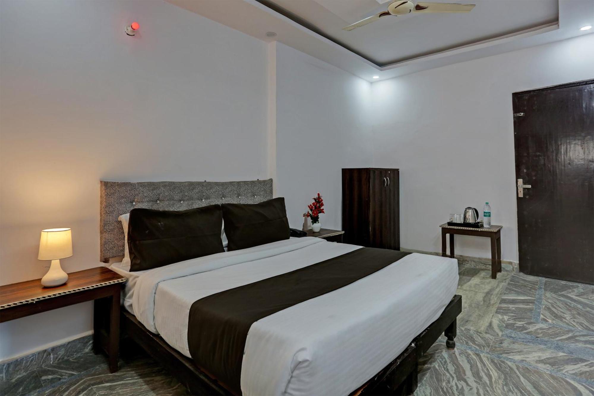 O Blue Moon Residency Hotel