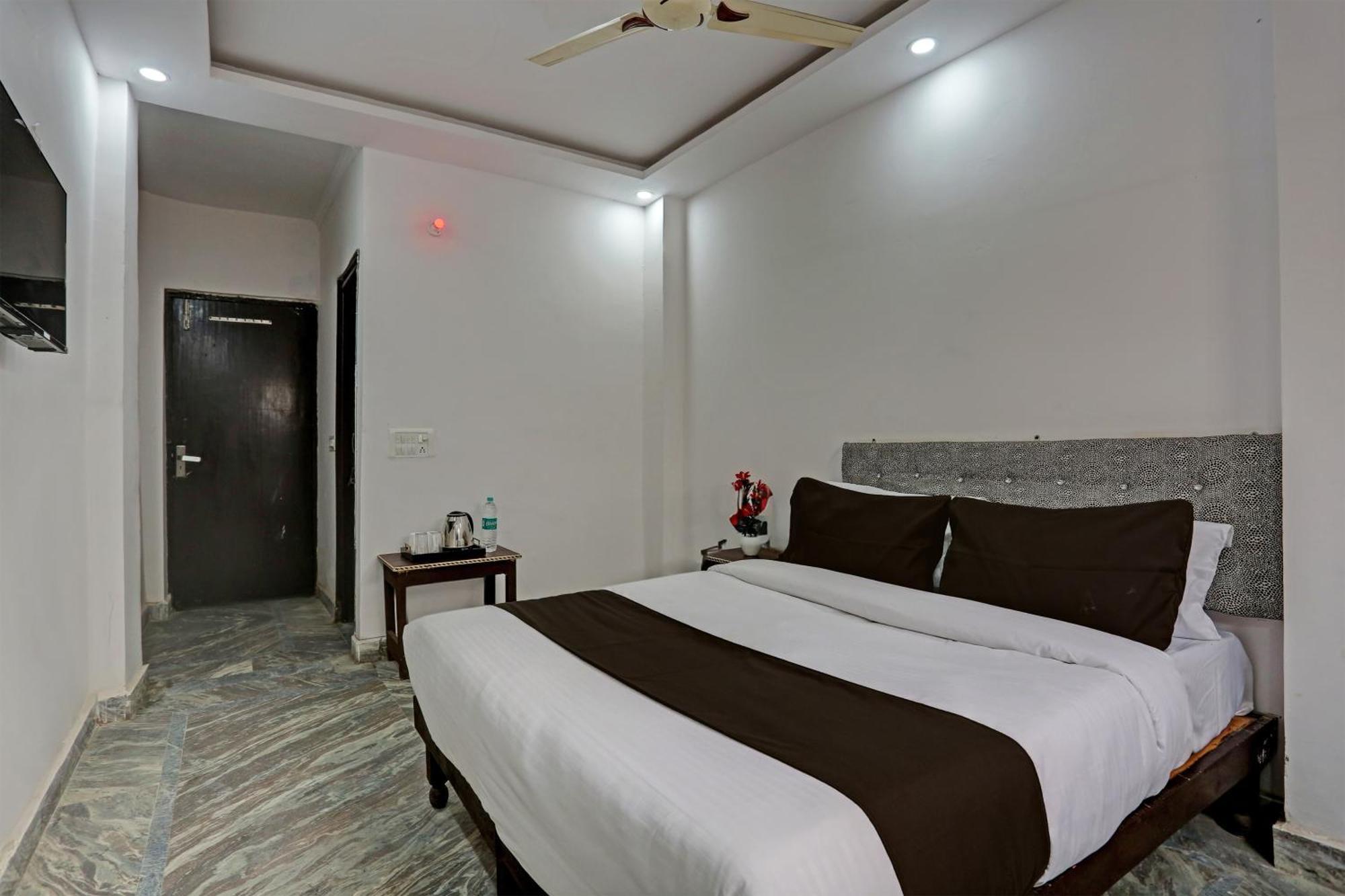 O Blue Moon Residency Hotel