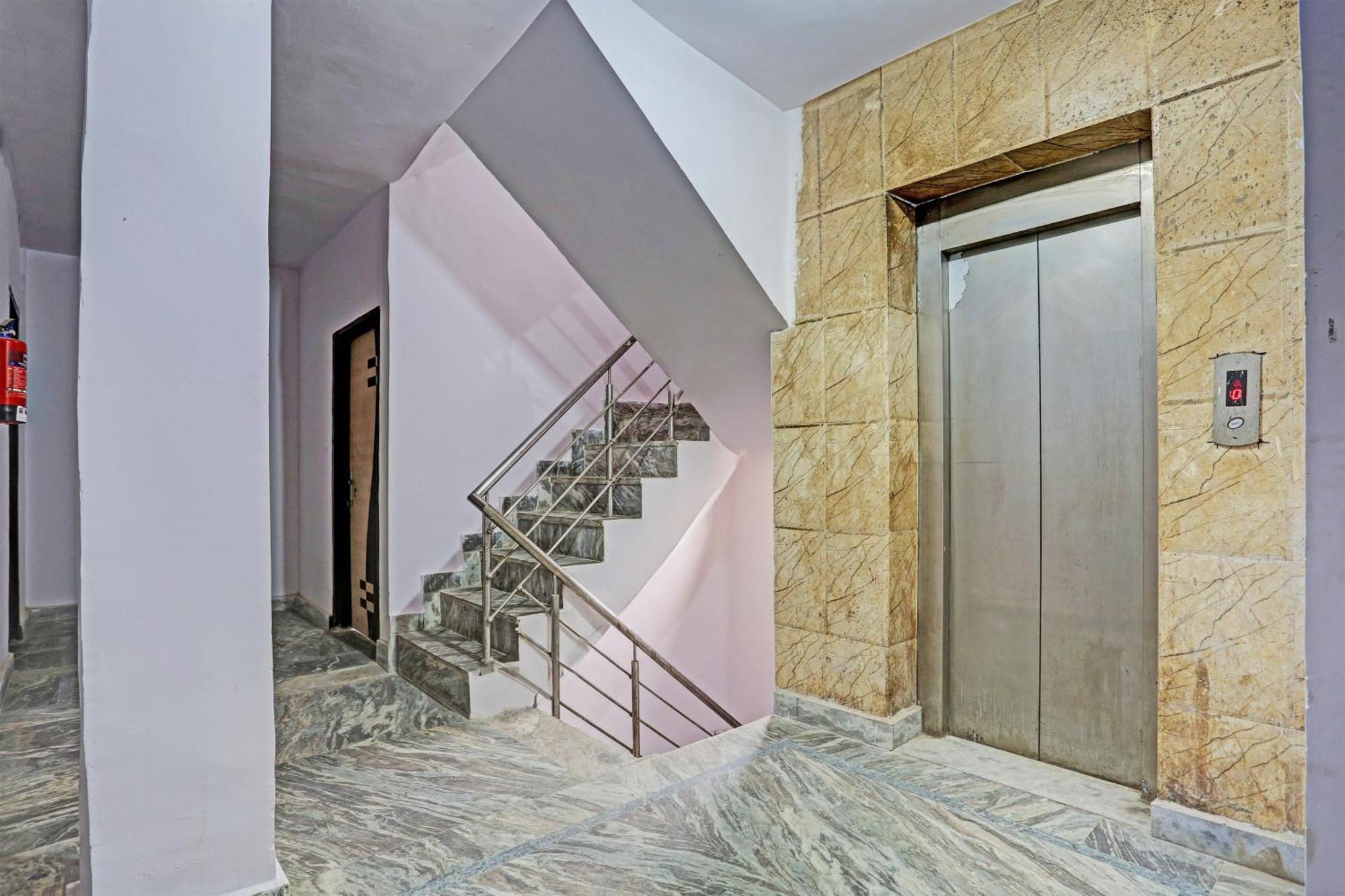 O Blue Moon Residency Hotel