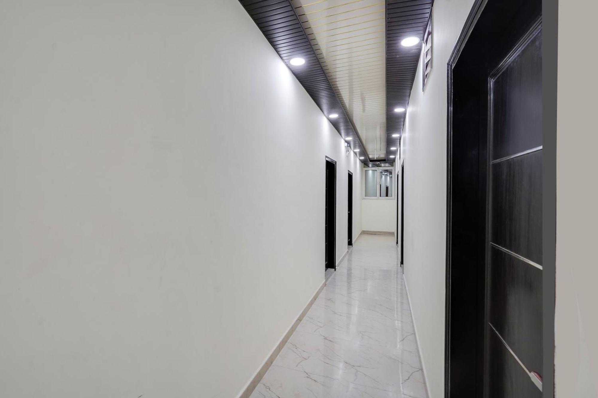 Super Collection O Nirman Vihar New Delhi