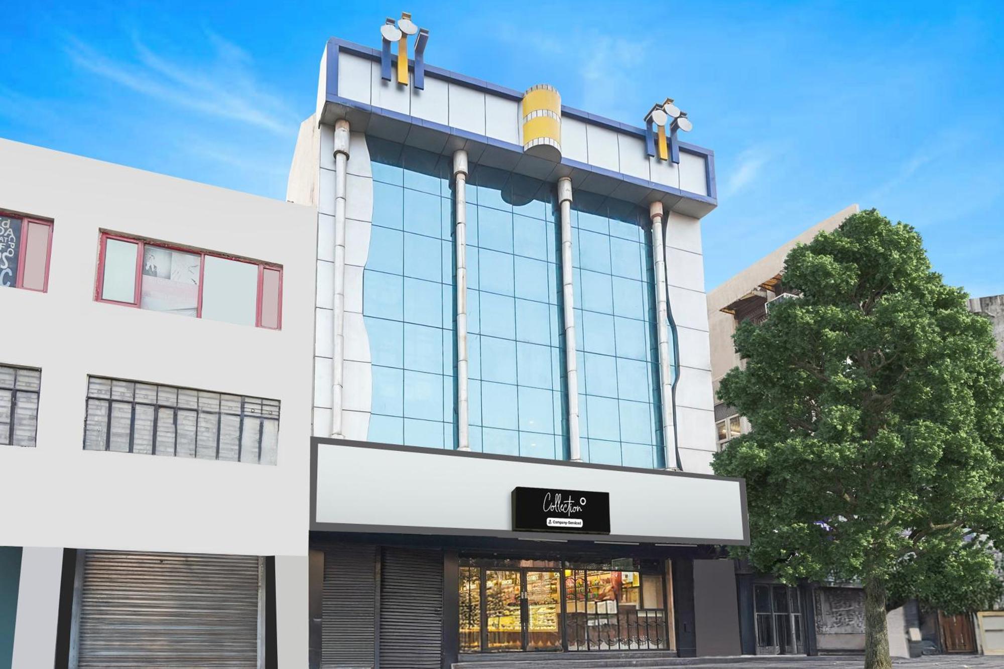 Hotel Super Collection O Nirman Vihar