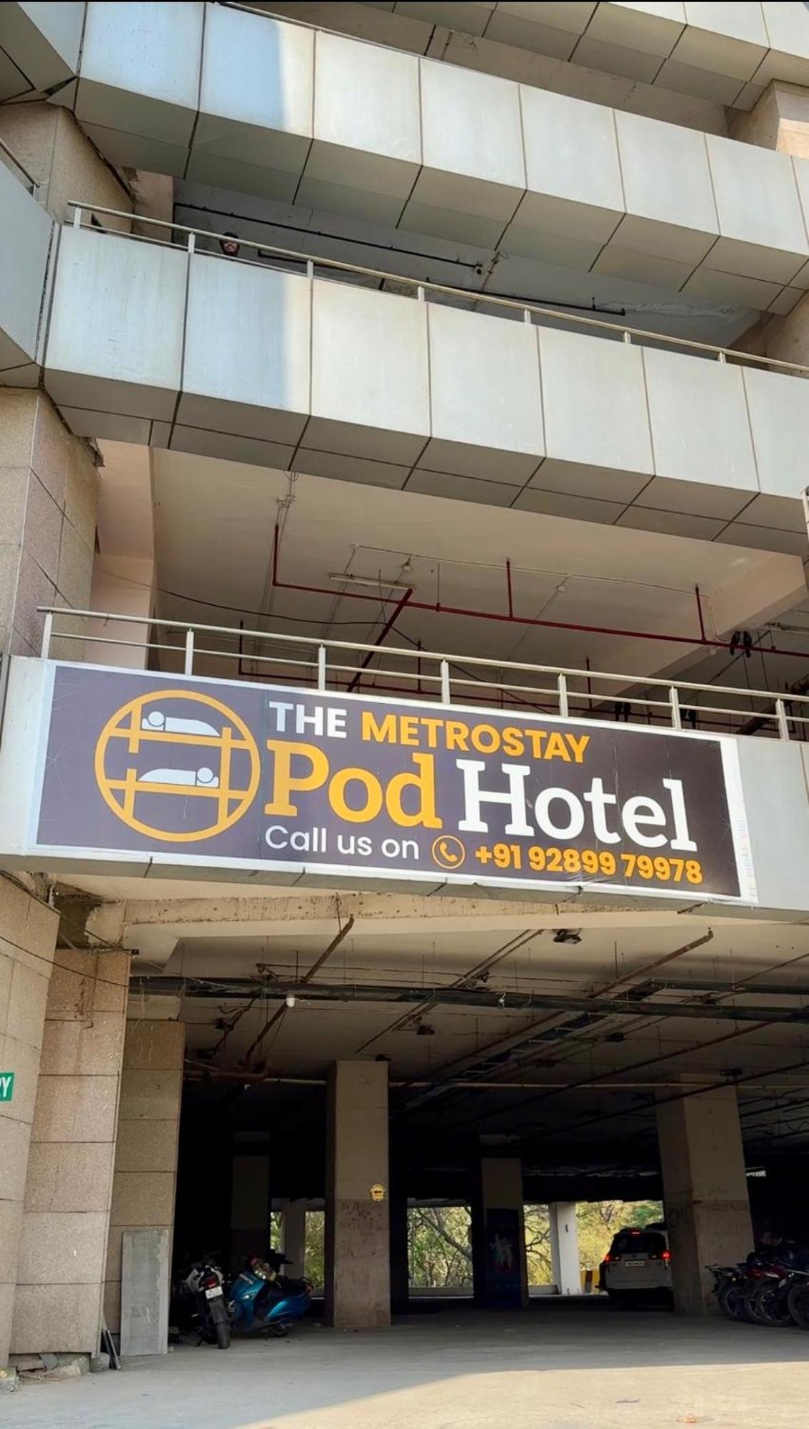 The Metrostay At Railway Station Hostel