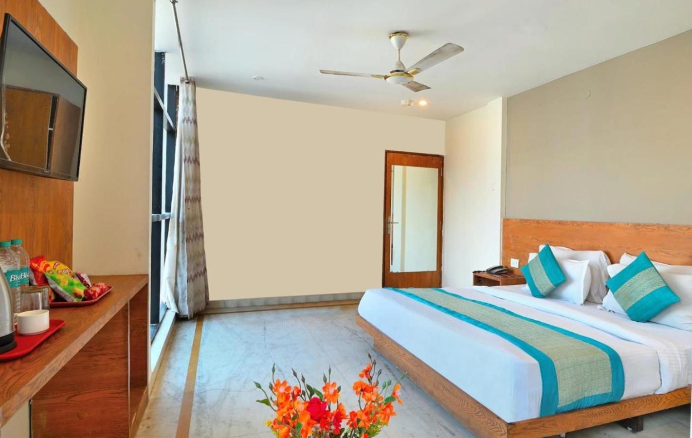 Good Luck By Jmd Group Near Delhi Igi Airport 3*