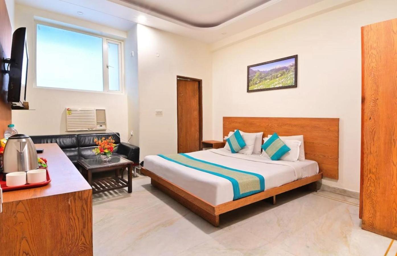 Hotel Good Luck By Jmd Group Near Delhi Igi Airport 3*