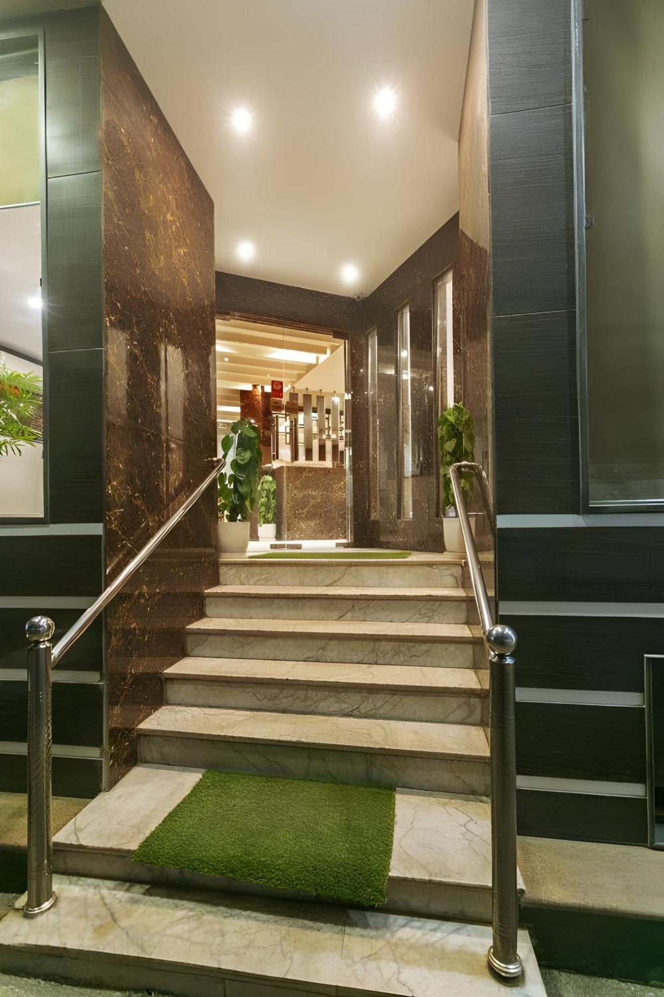 Almaty International With Free Airport Transffer Hotel
