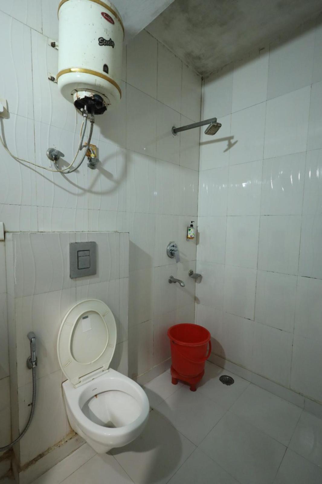 Paramont Airport Hotel 4*