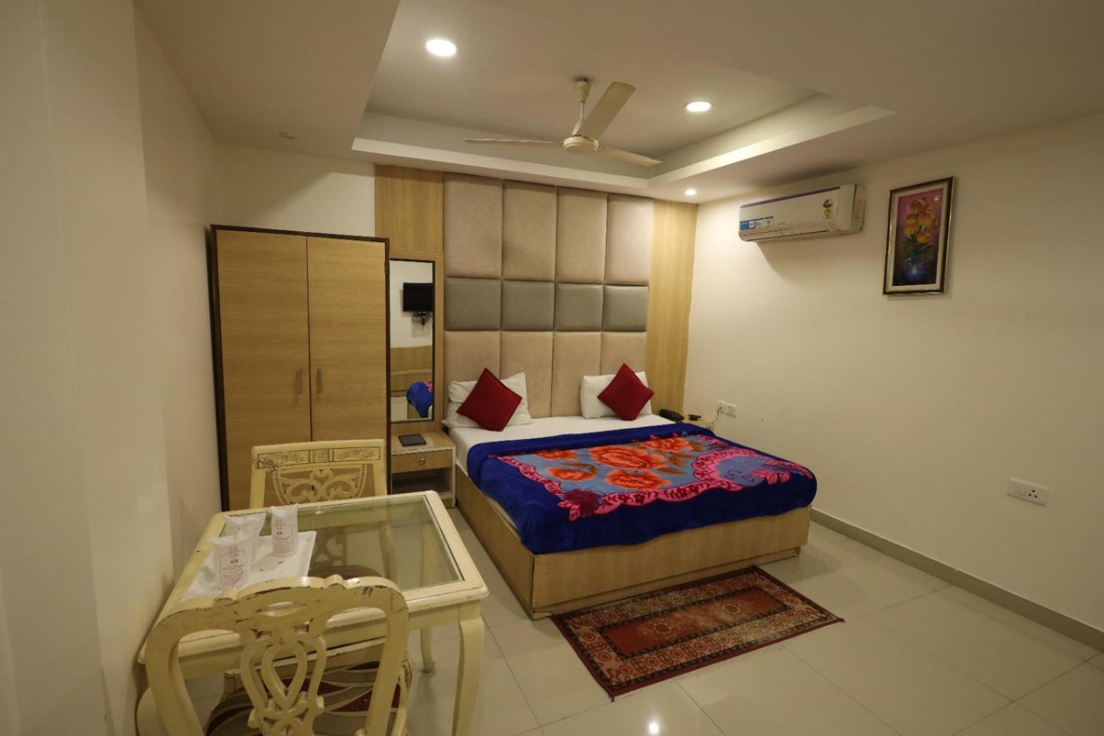 Paramont Airport Hotel