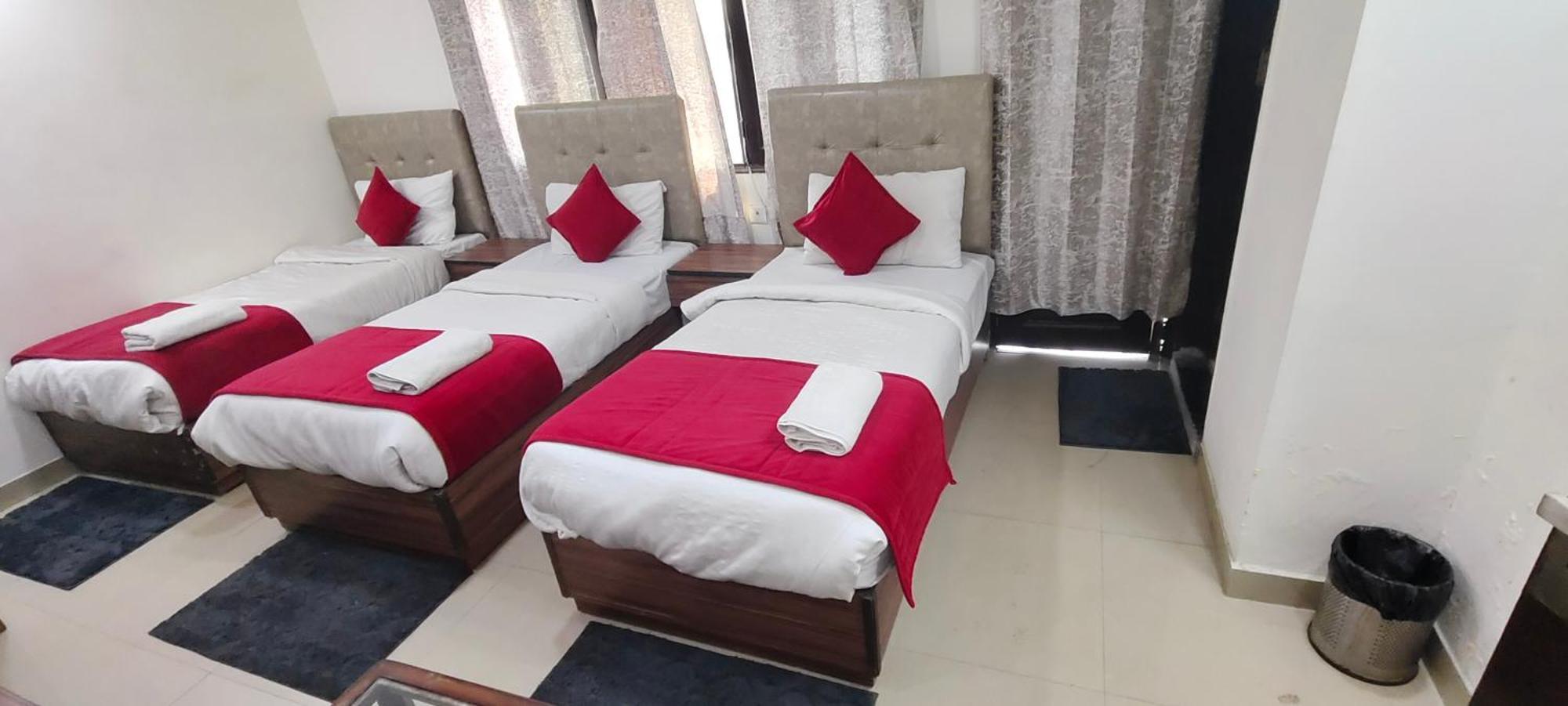 Hotel Paramont Airport