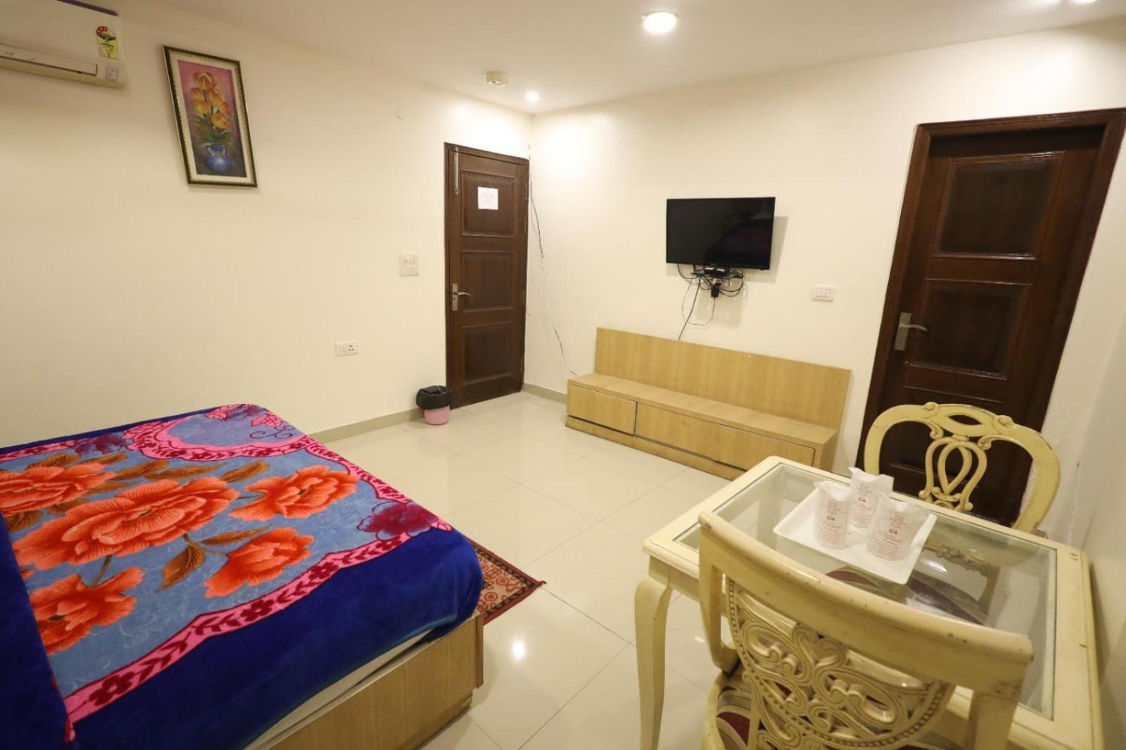 Hotel Paramont Airport New Delhi