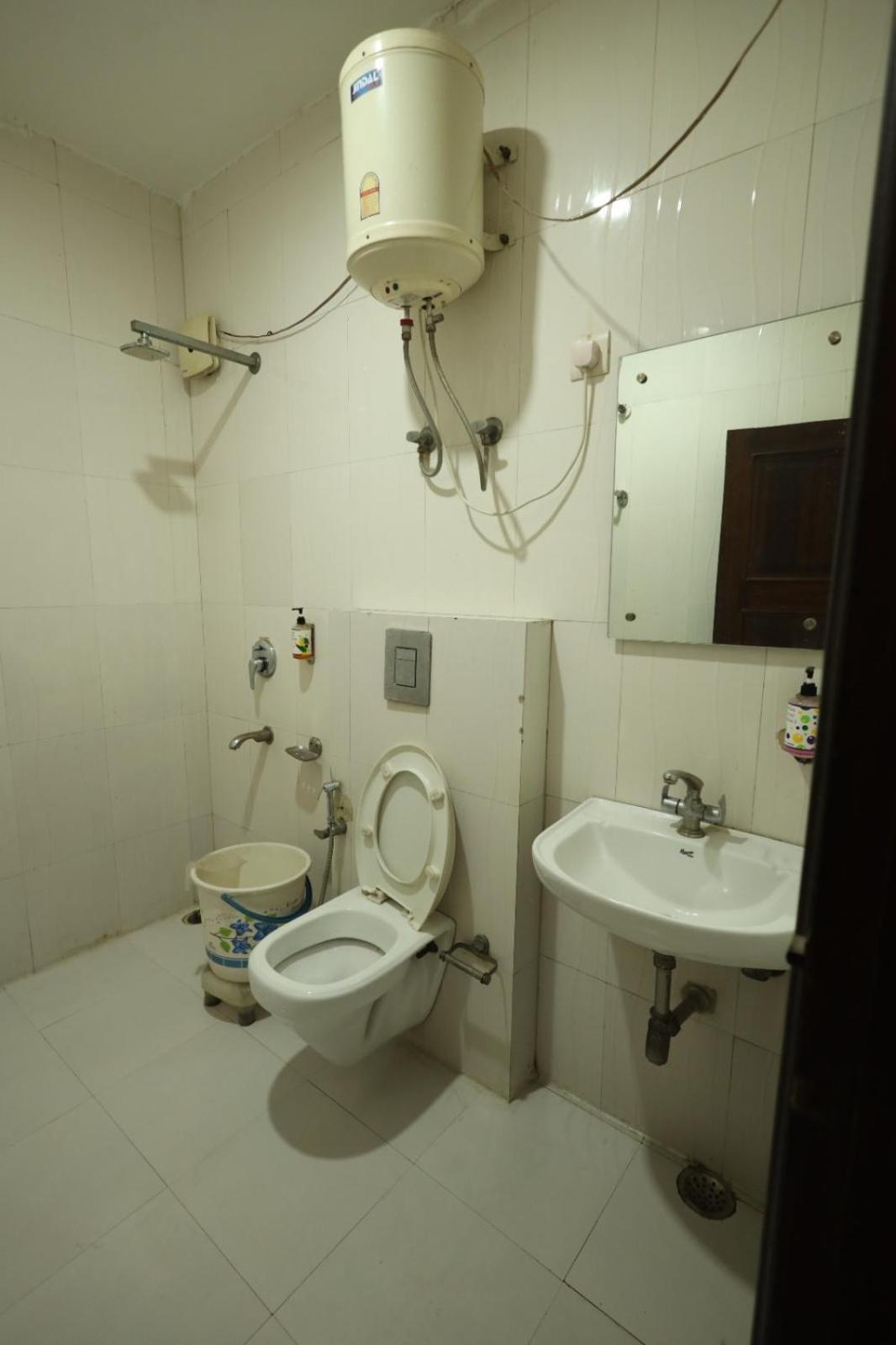 Paramont Airport Hotel