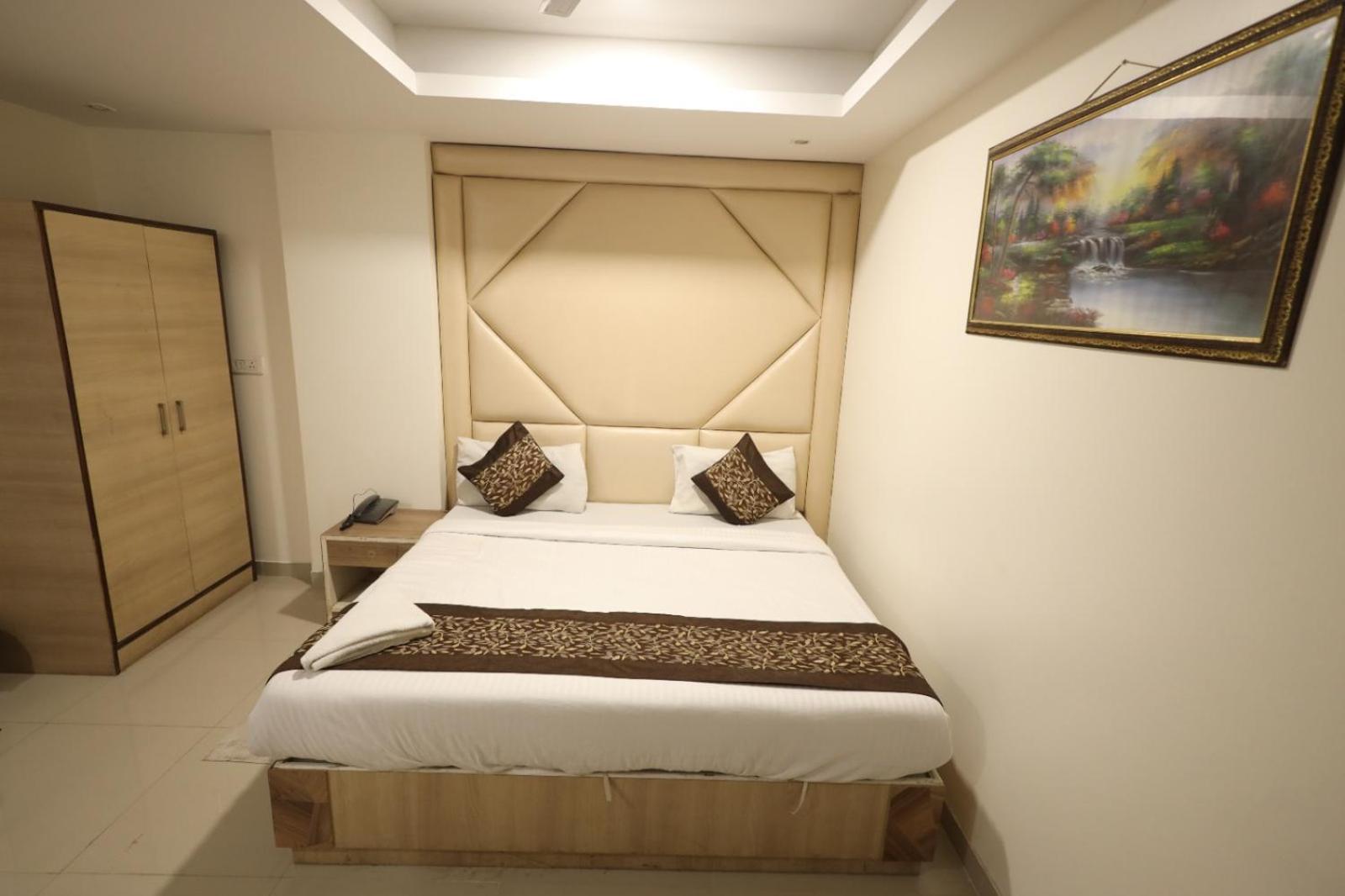 Hotel Paramont Airport New Delhi