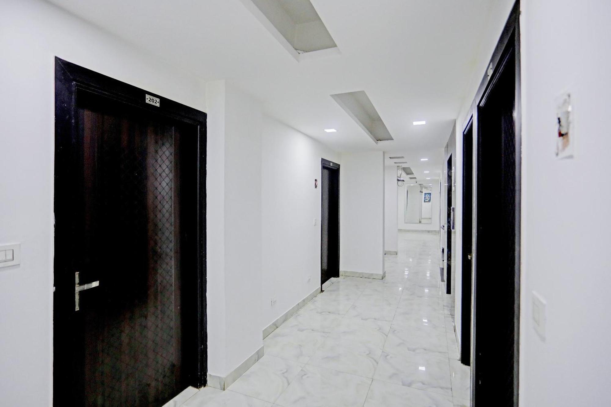 Hotel O Zion *