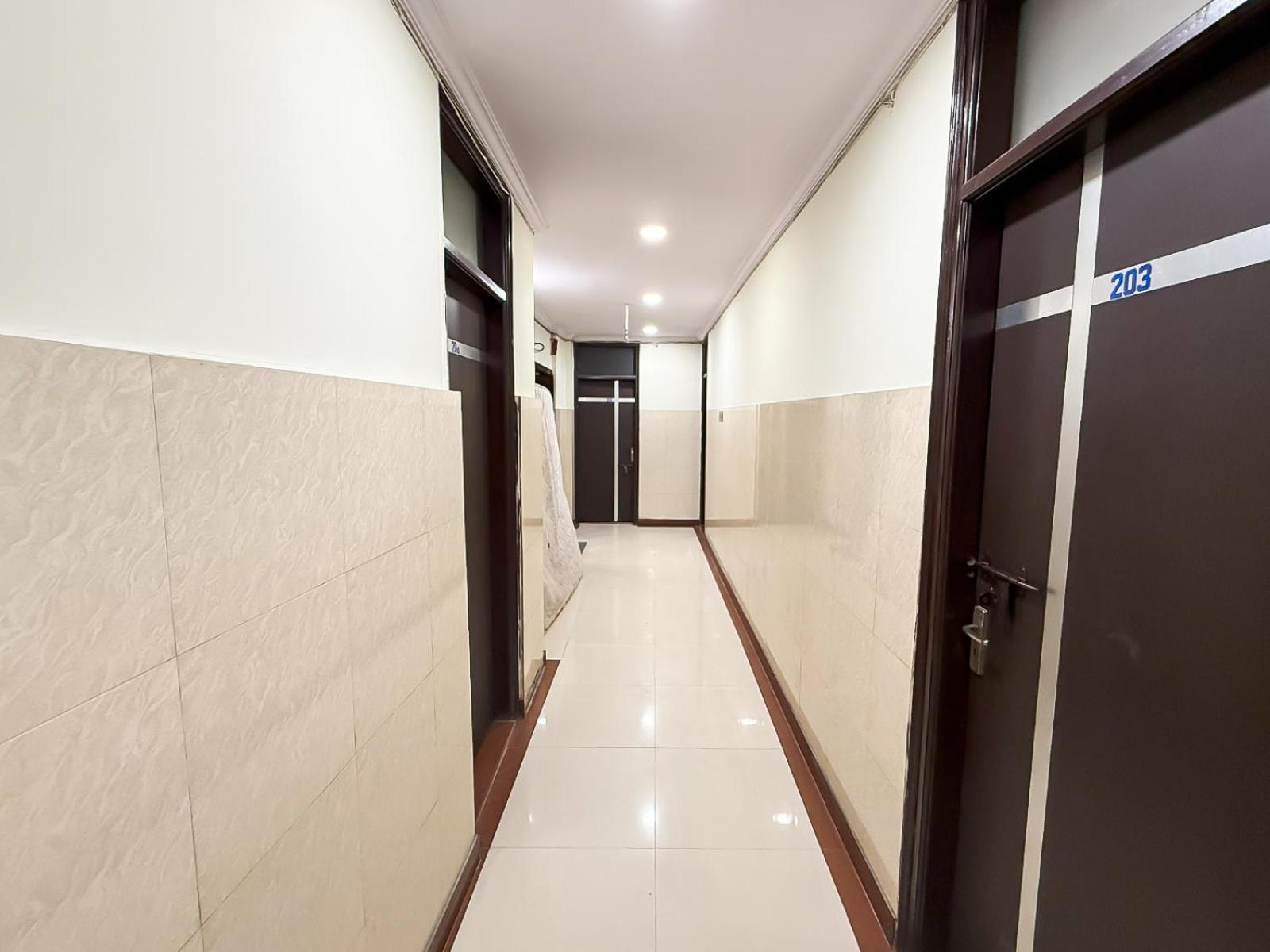 J Joy - Karol Bagh Hotel